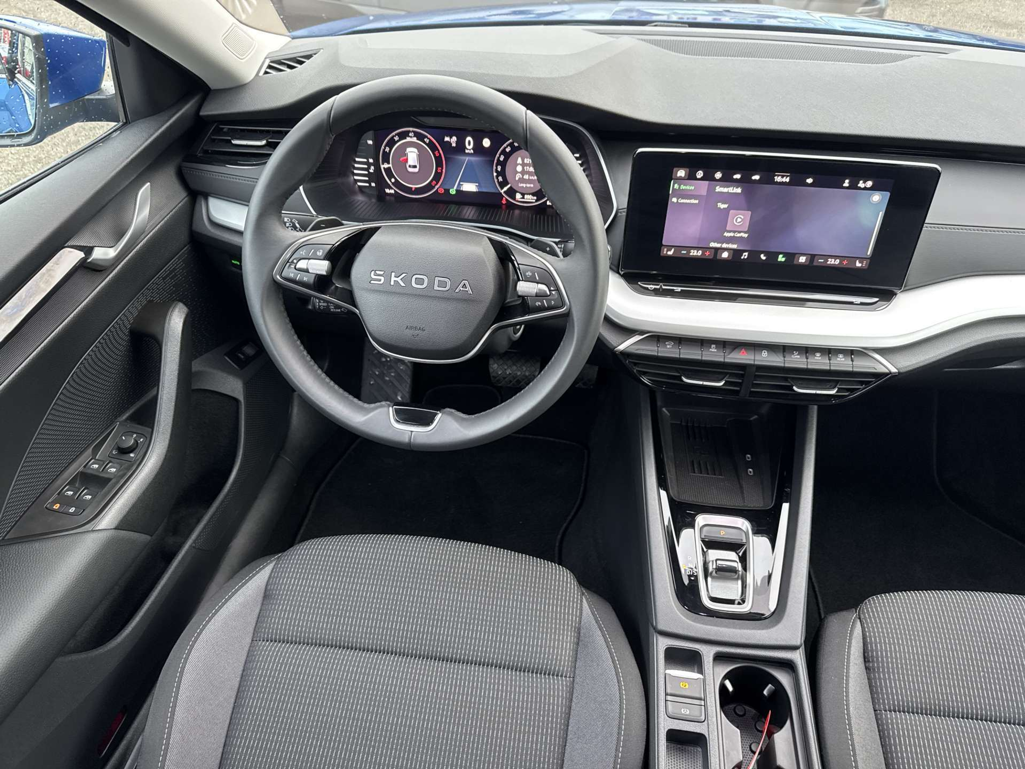 listing desktop thumbnail image 4