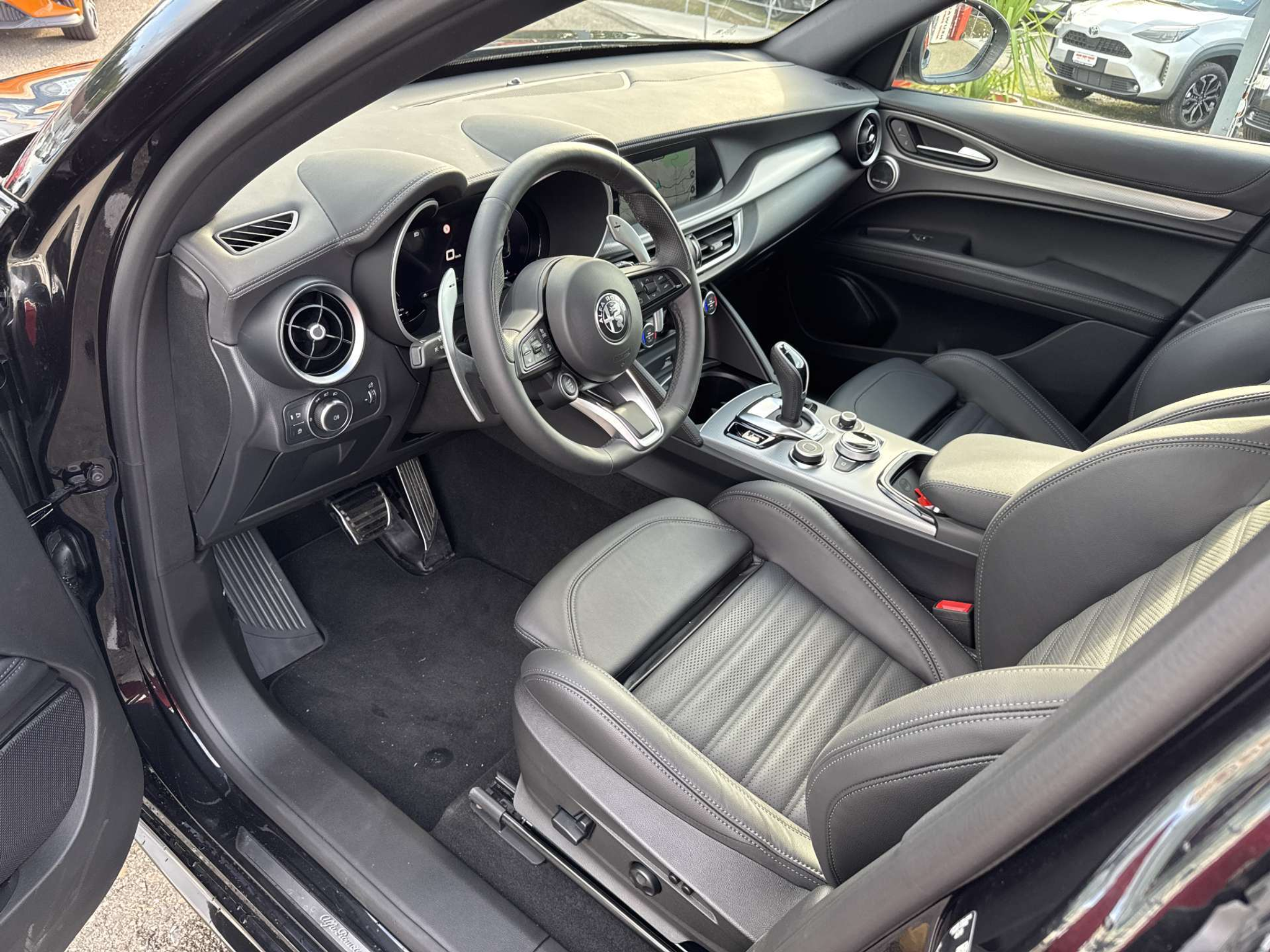 listing desktop thumbnail image 5