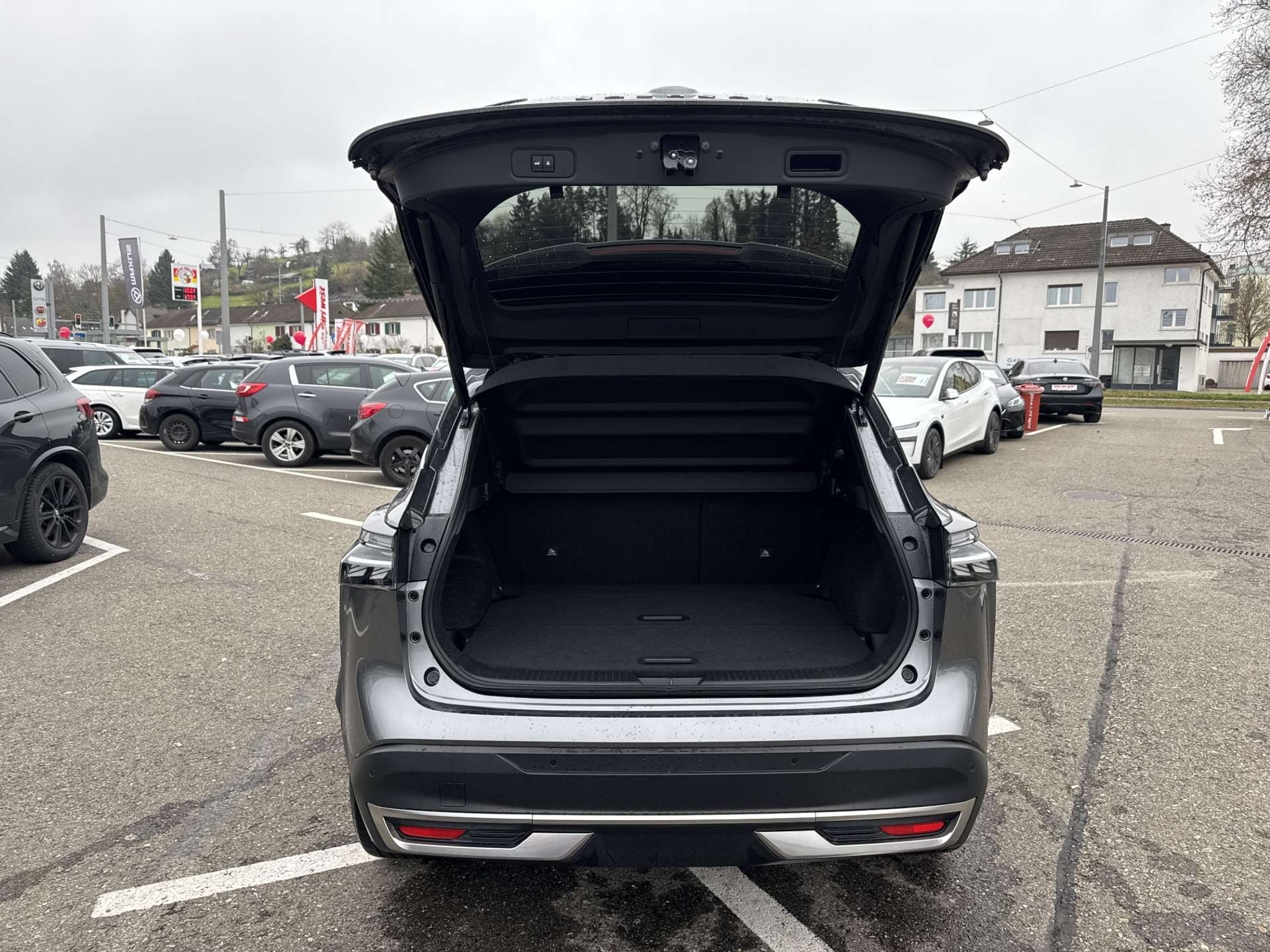 listing desktop thumbnail image 7