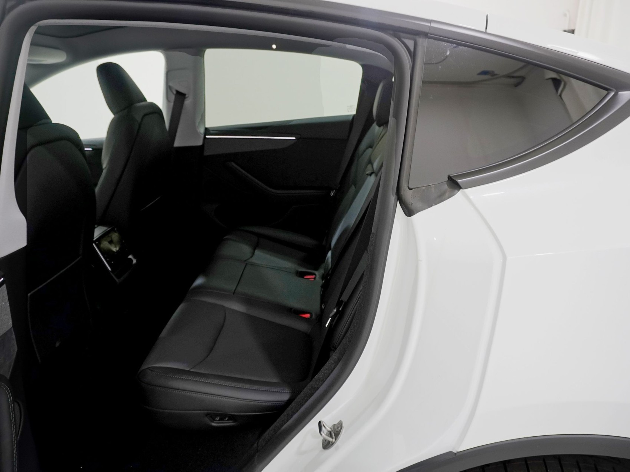 listing desktop thumbnail image 14