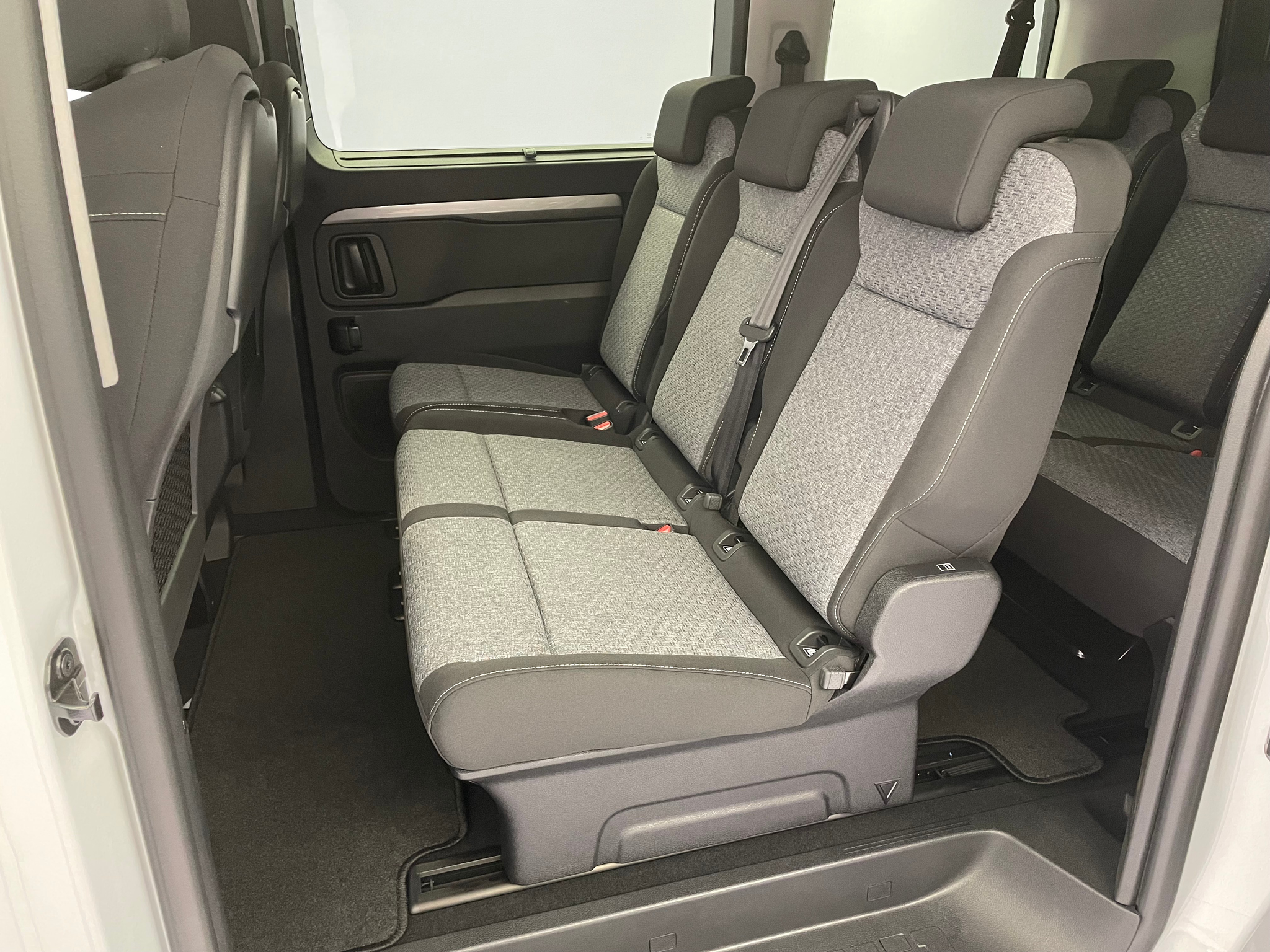 listing desktop thumbnail image 10