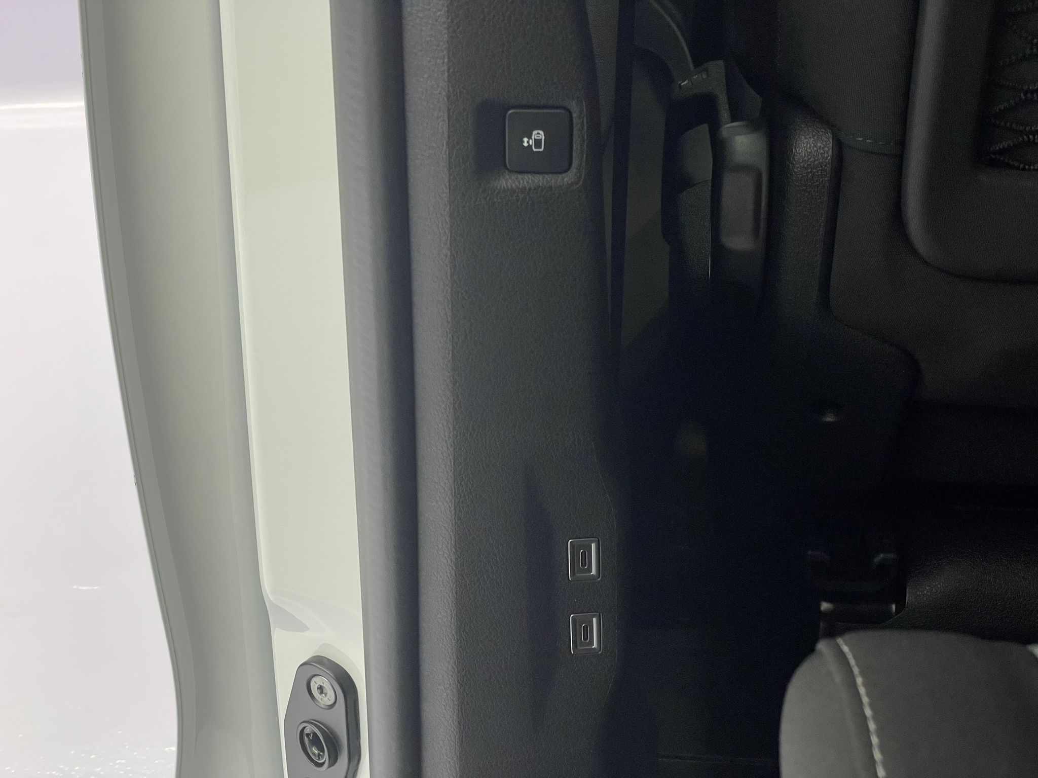 listing desktop thumbnail image 15