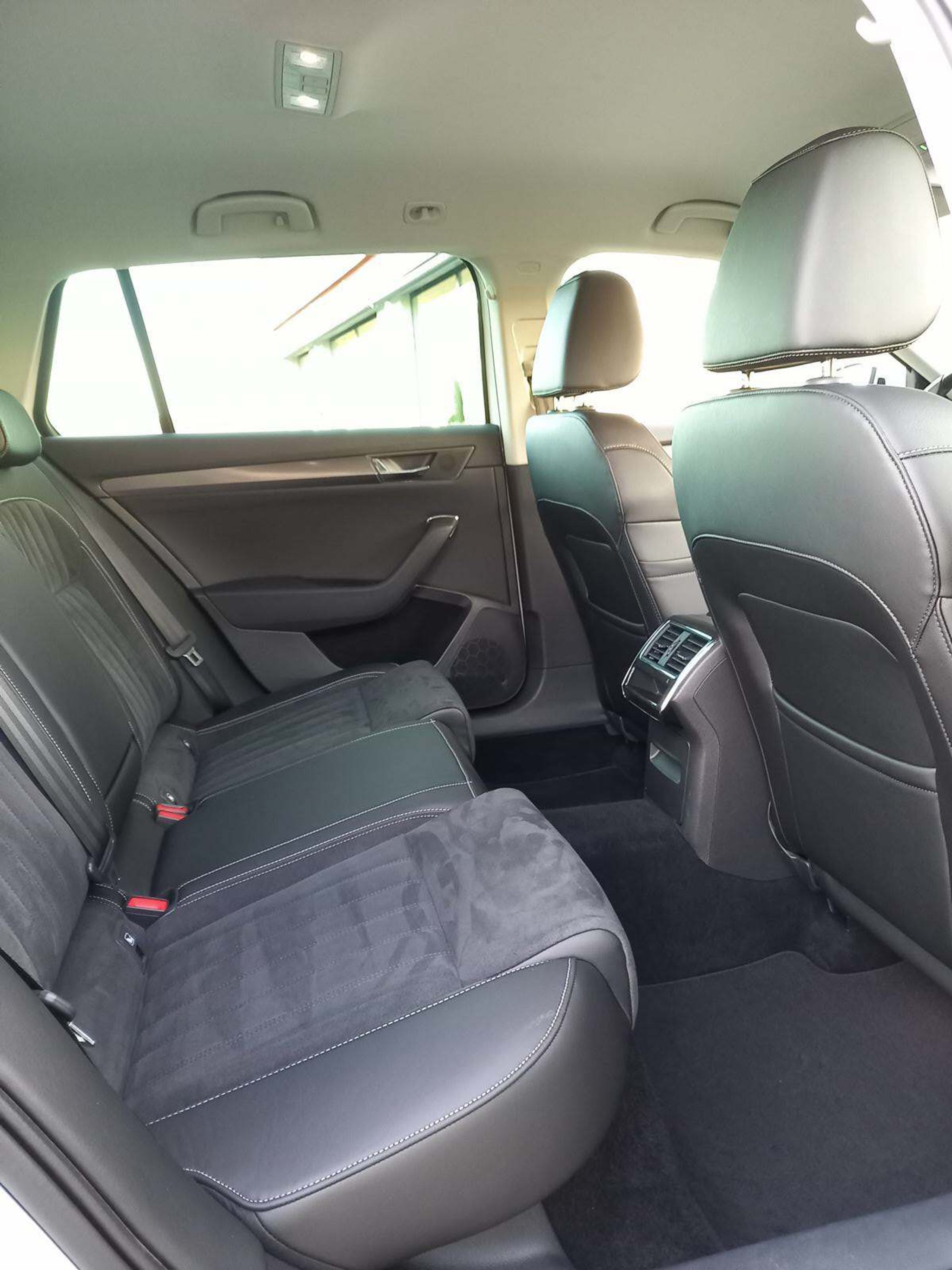 listing desktop thumbnail image 11