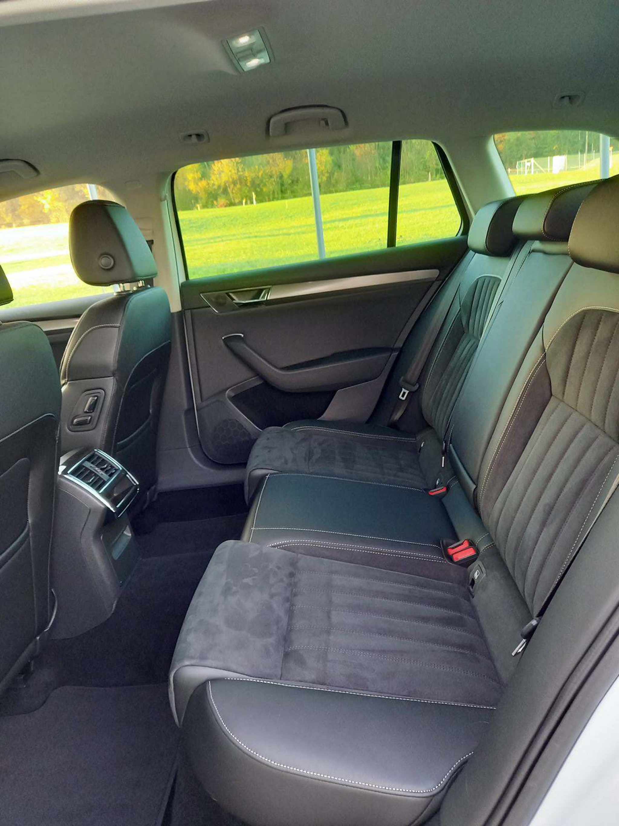 listing desktop thumbnail image 12