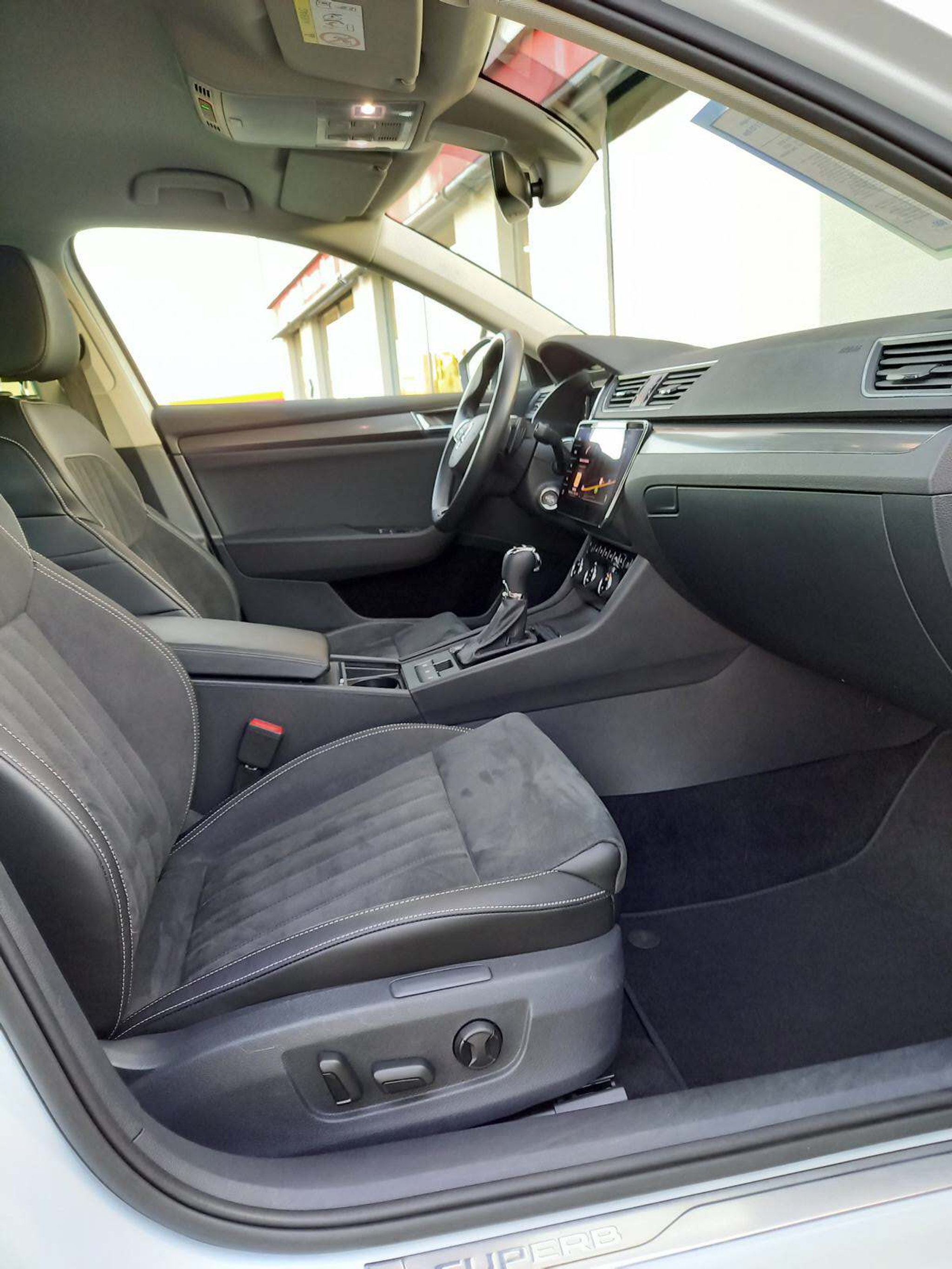 listing desktop thumbnail image 10