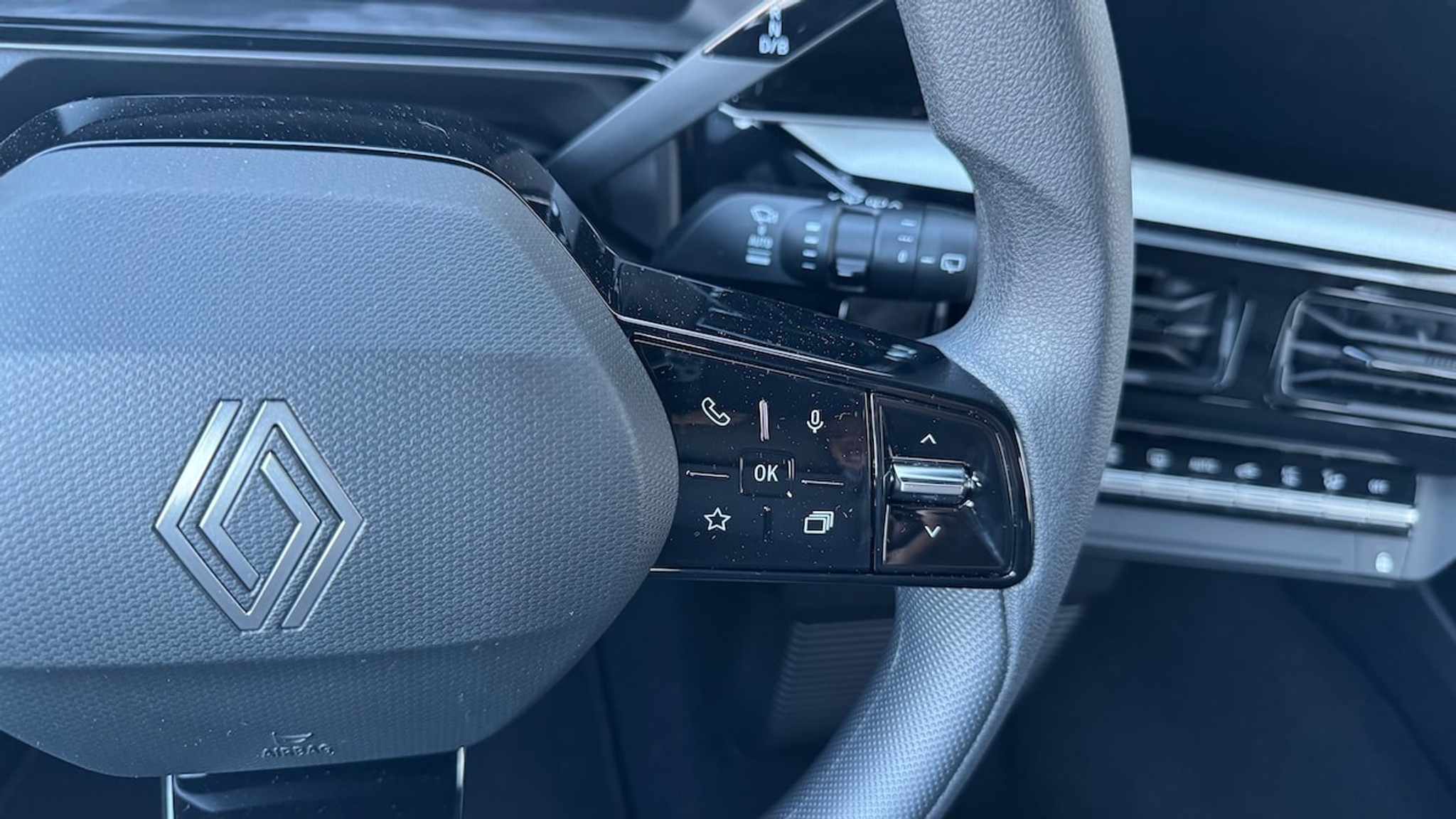 listing desktop thumbnail image 23