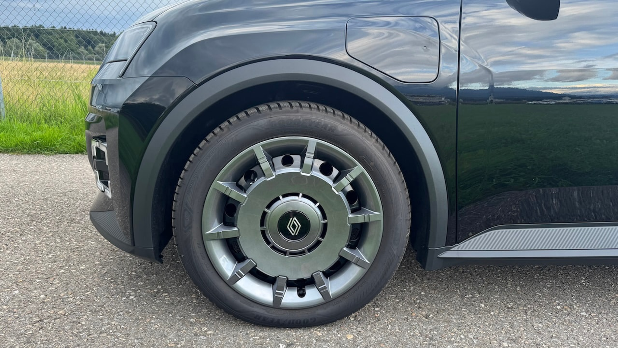 listing desktop thumbnail image 10