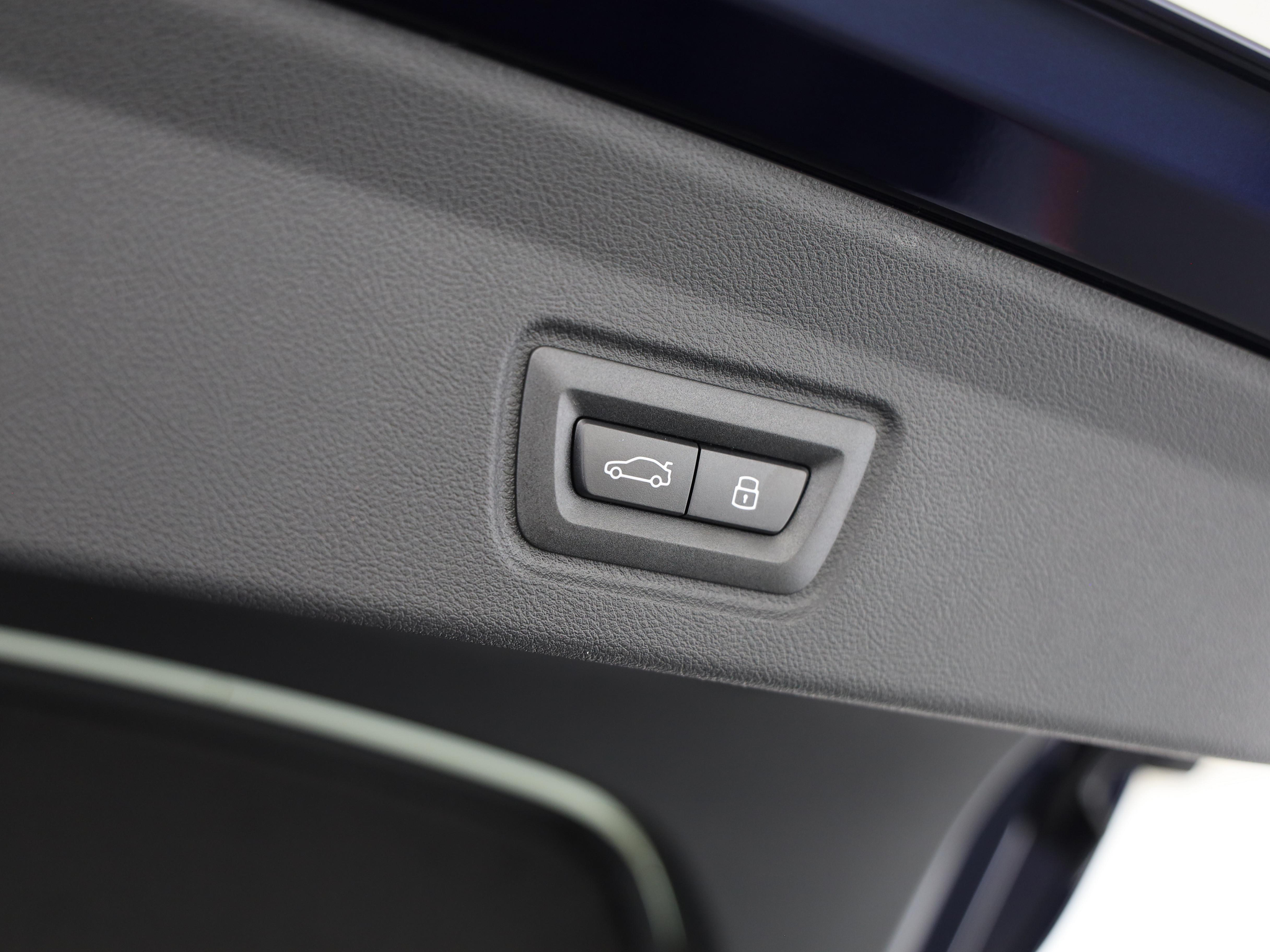 listing desktop thumbnail image 7