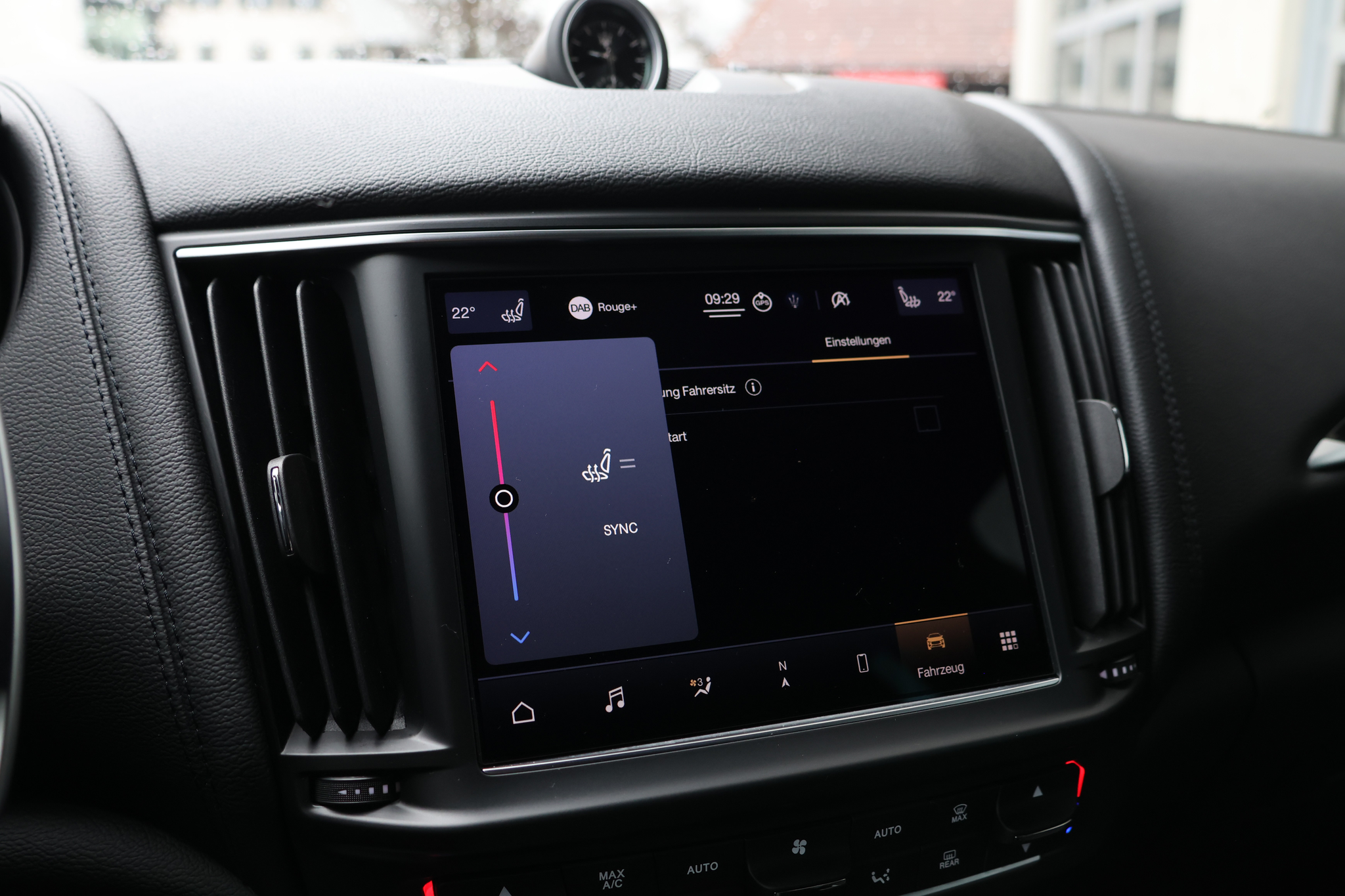 listing desktop thumbnail image 25