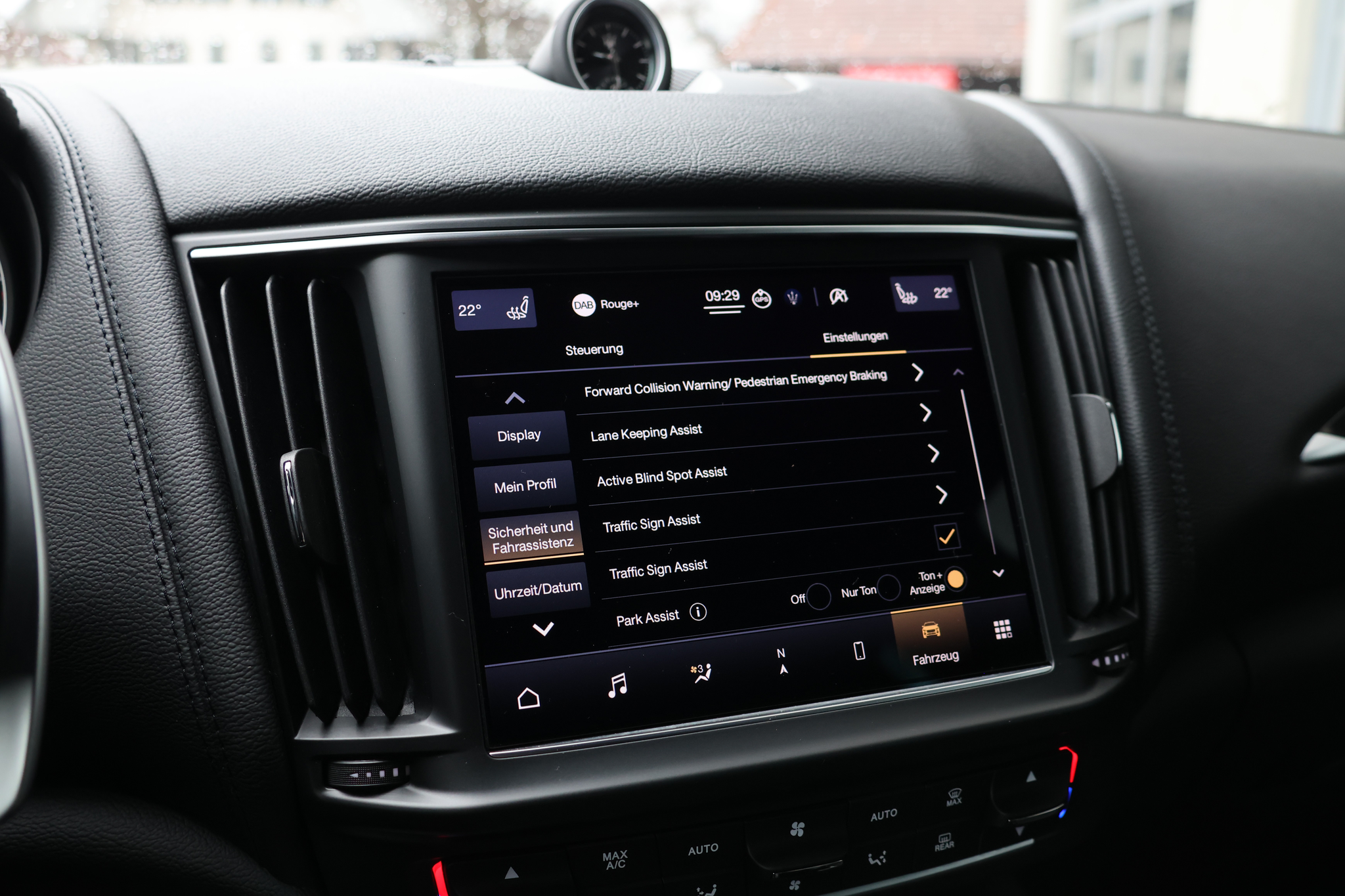 listing desktop thumbnail image 23