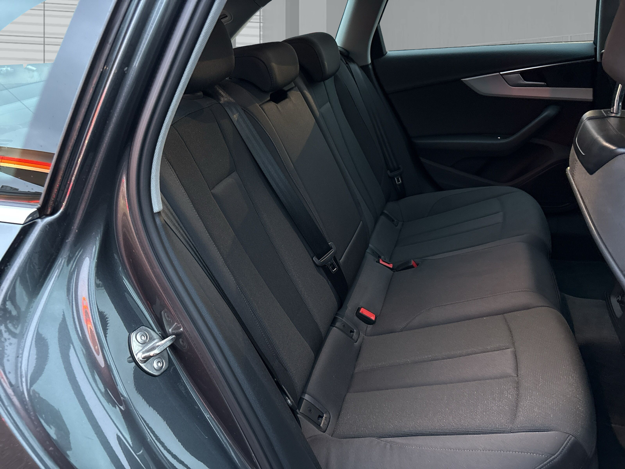 listing desktop thumbnail image 12