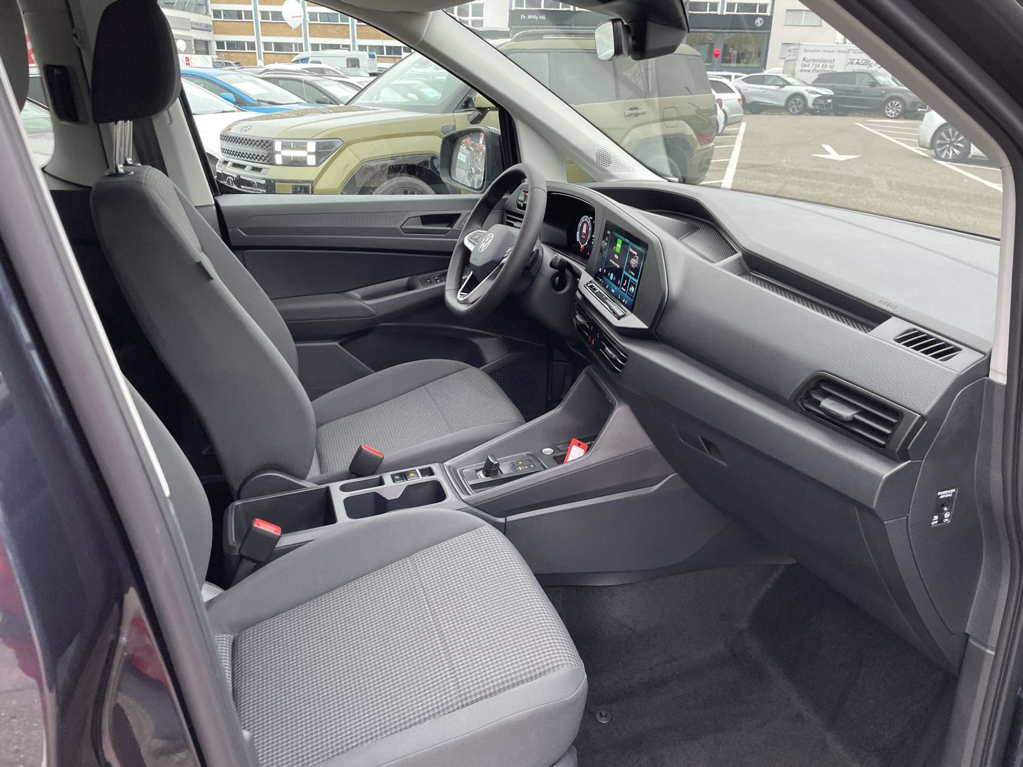 listing desktop thumbnail image 12