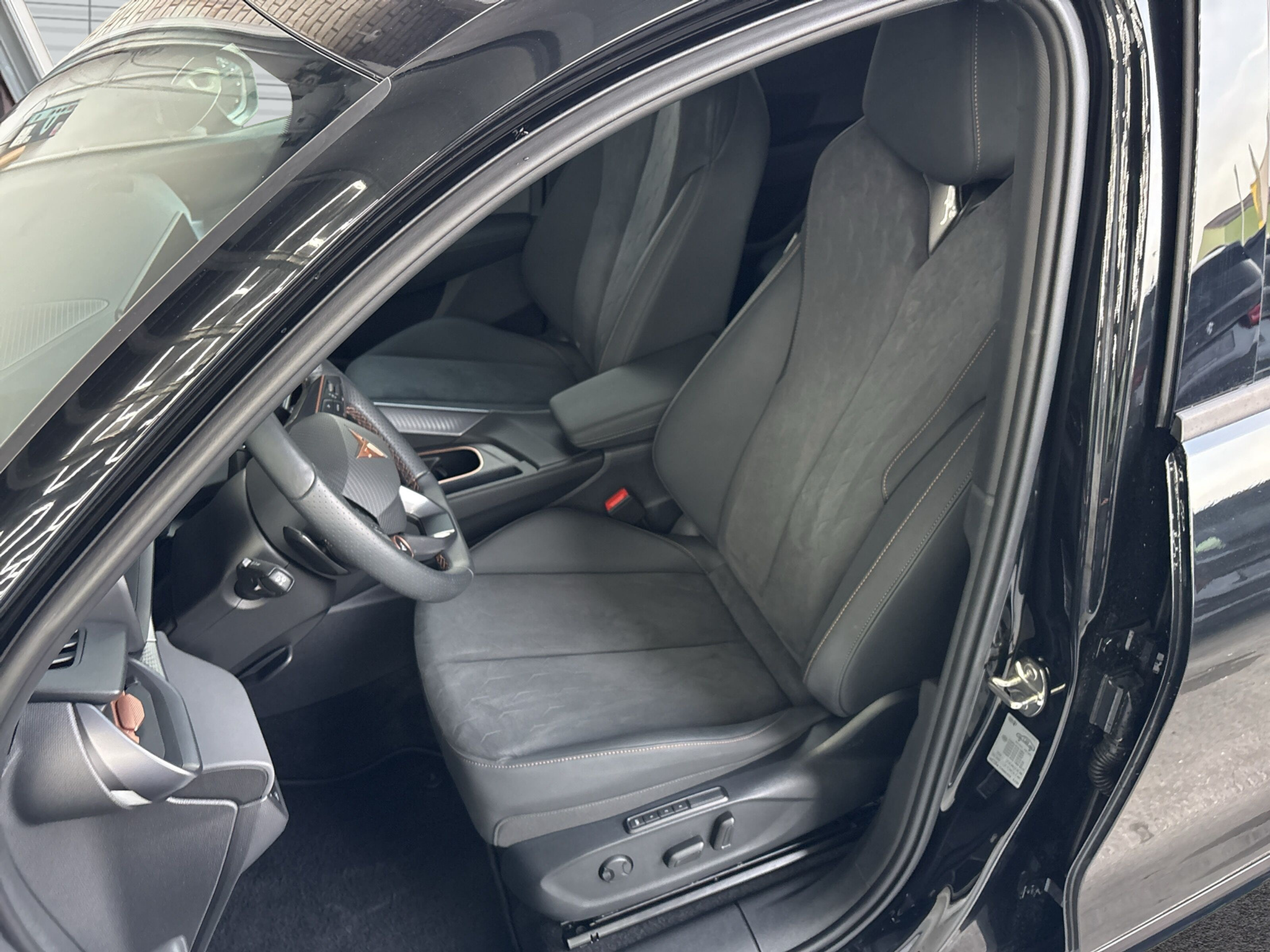 listing desktop thumbnail image 16