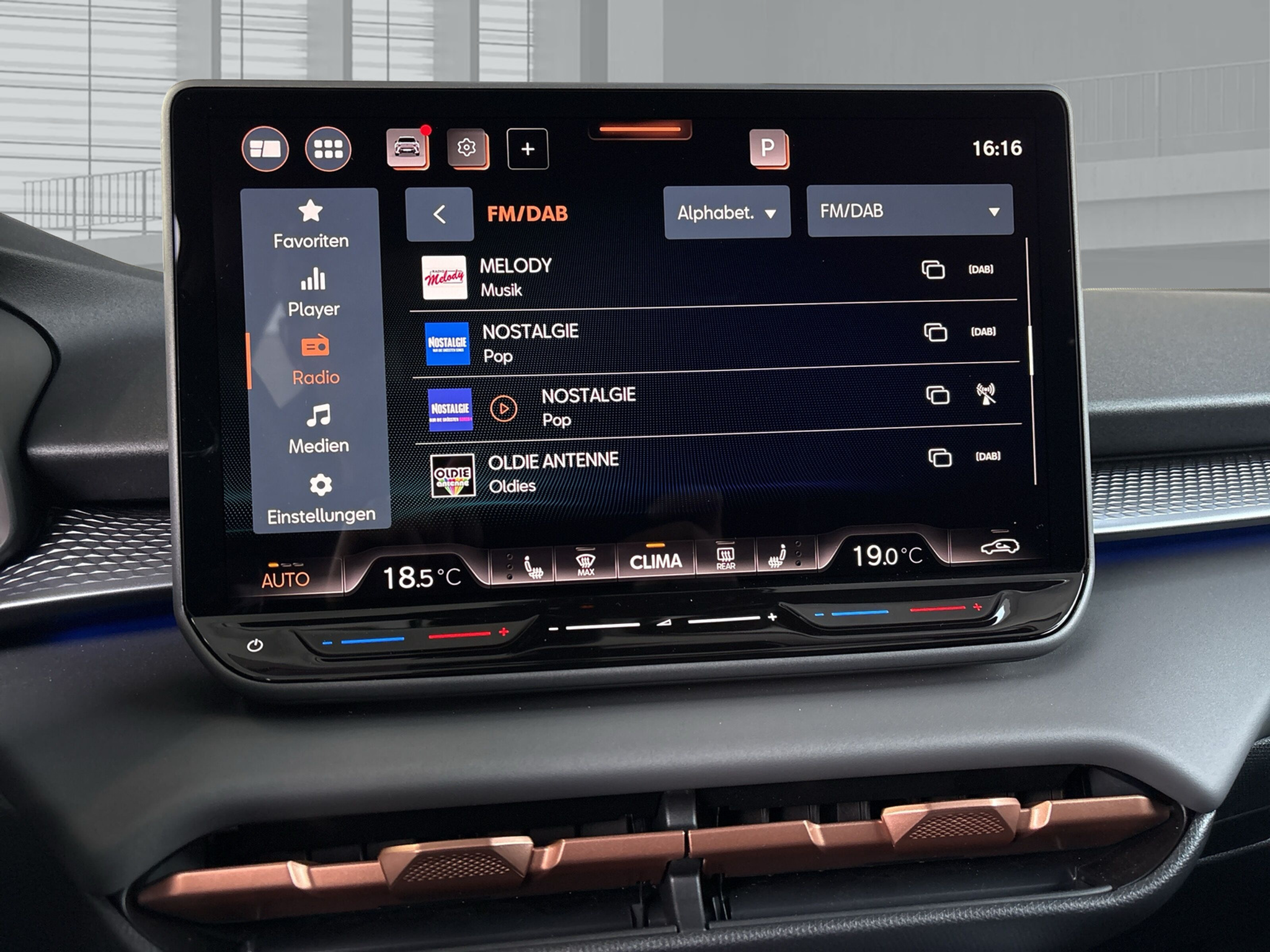 listing desktop thumbnail image 18