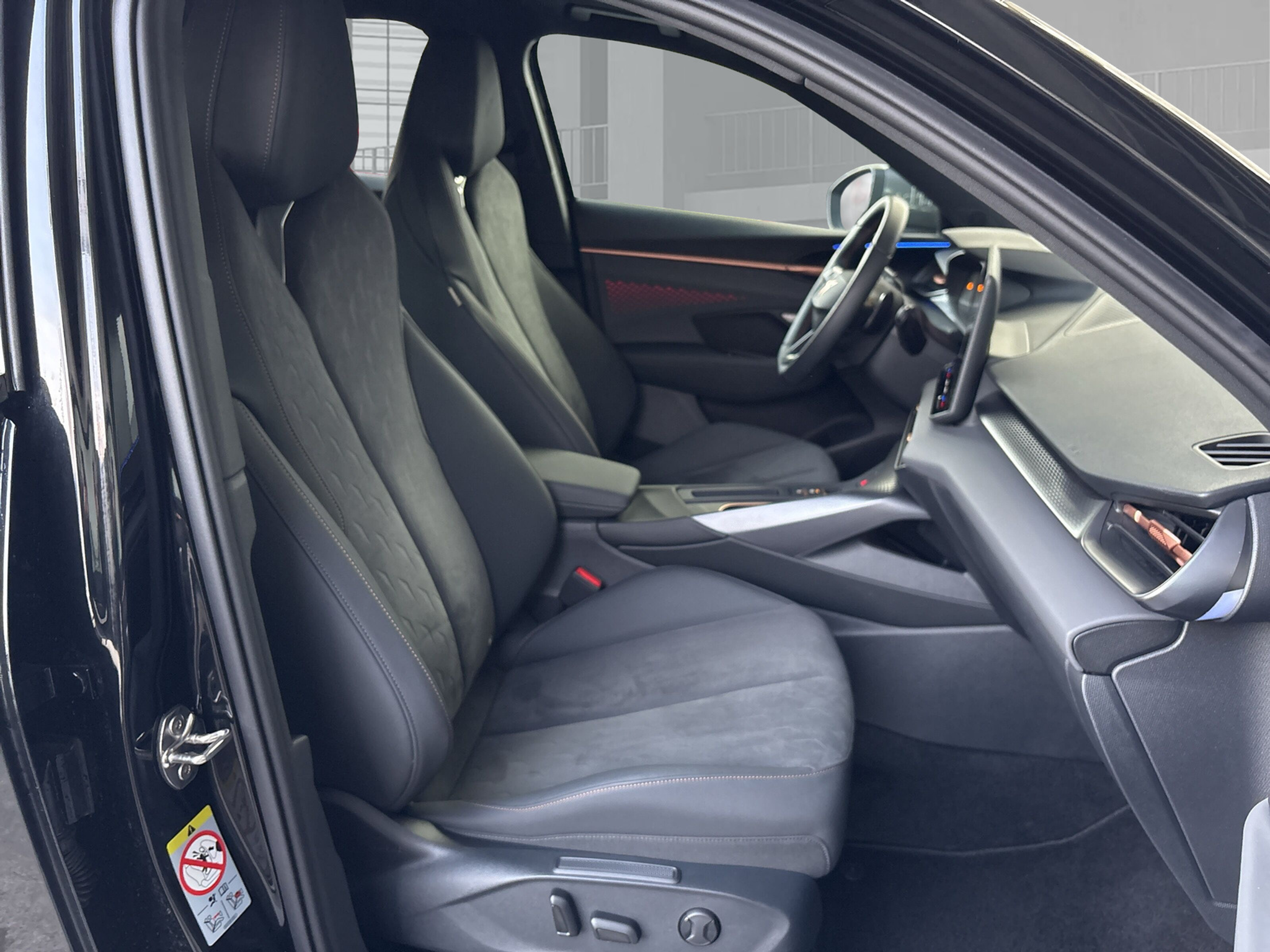 listing desktop thumbnail image 11