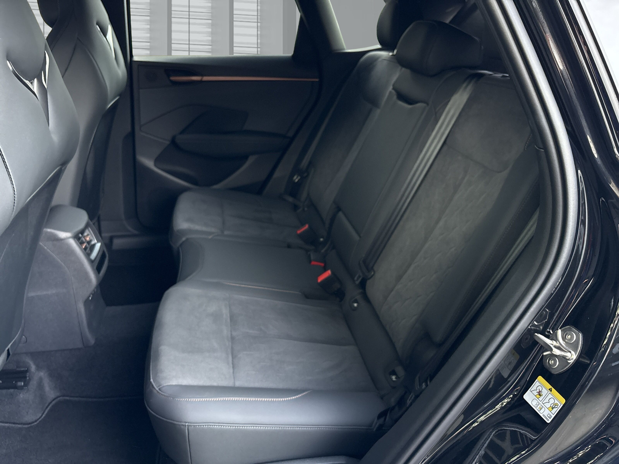 listing desktop thumbnail image 13