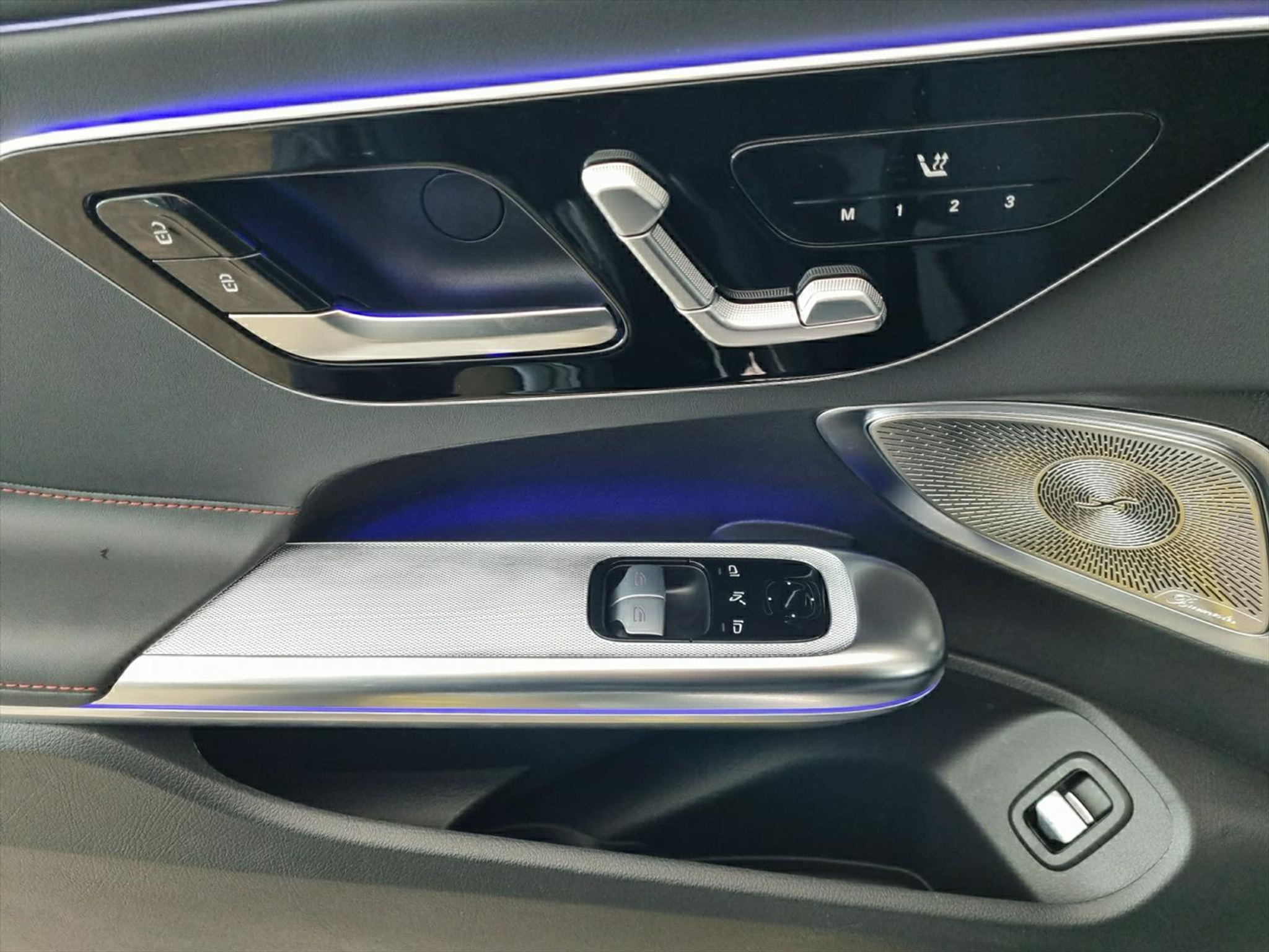 listing desktop thumbnail image 10