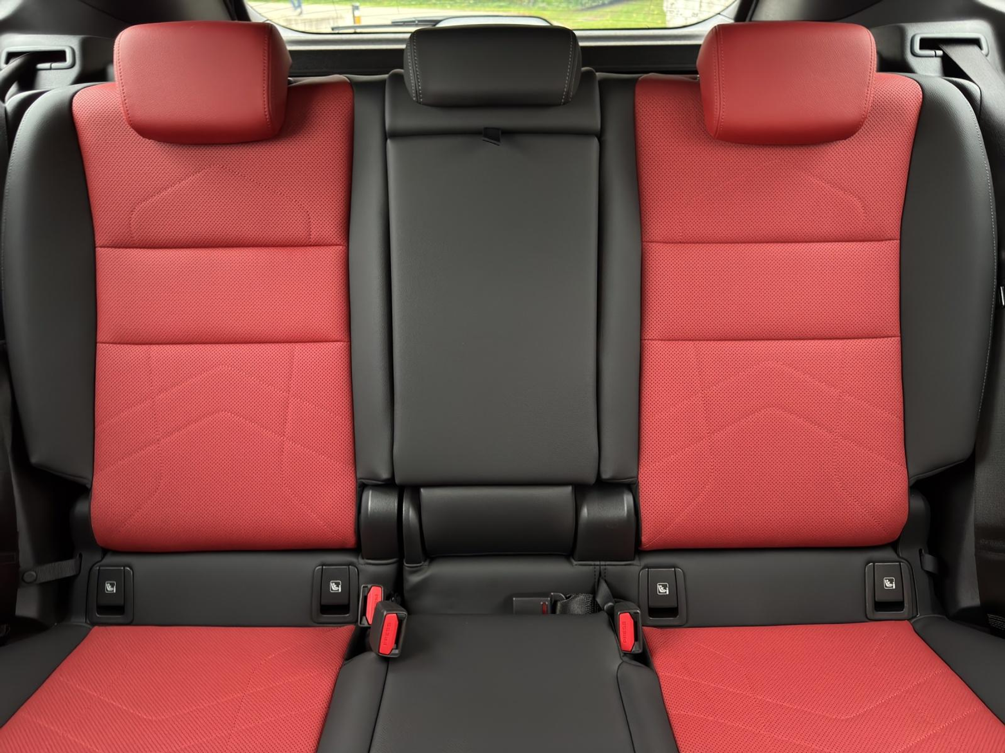 listing desktop thumbnail image 17