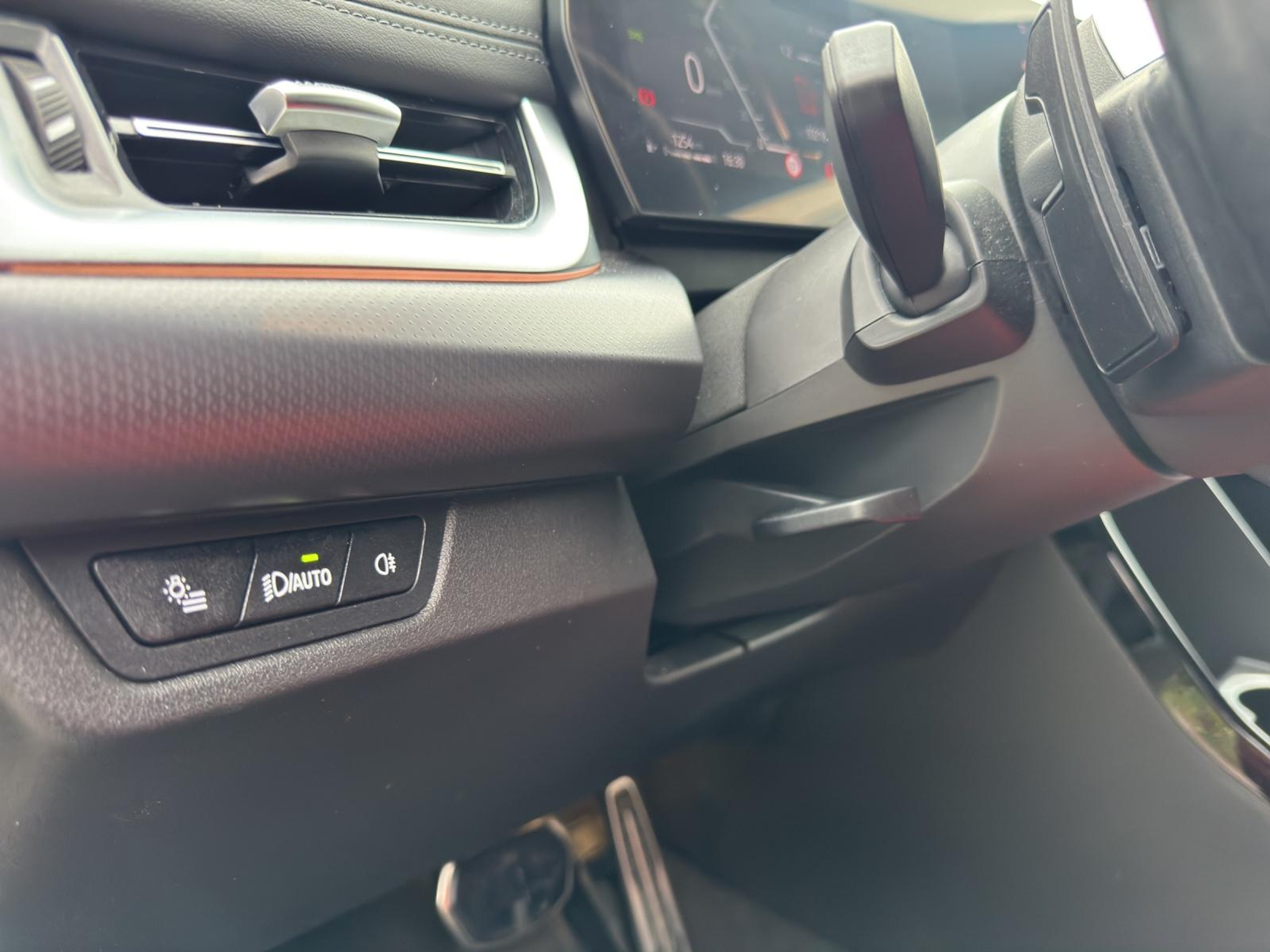 listing desktop thumbnail image 14