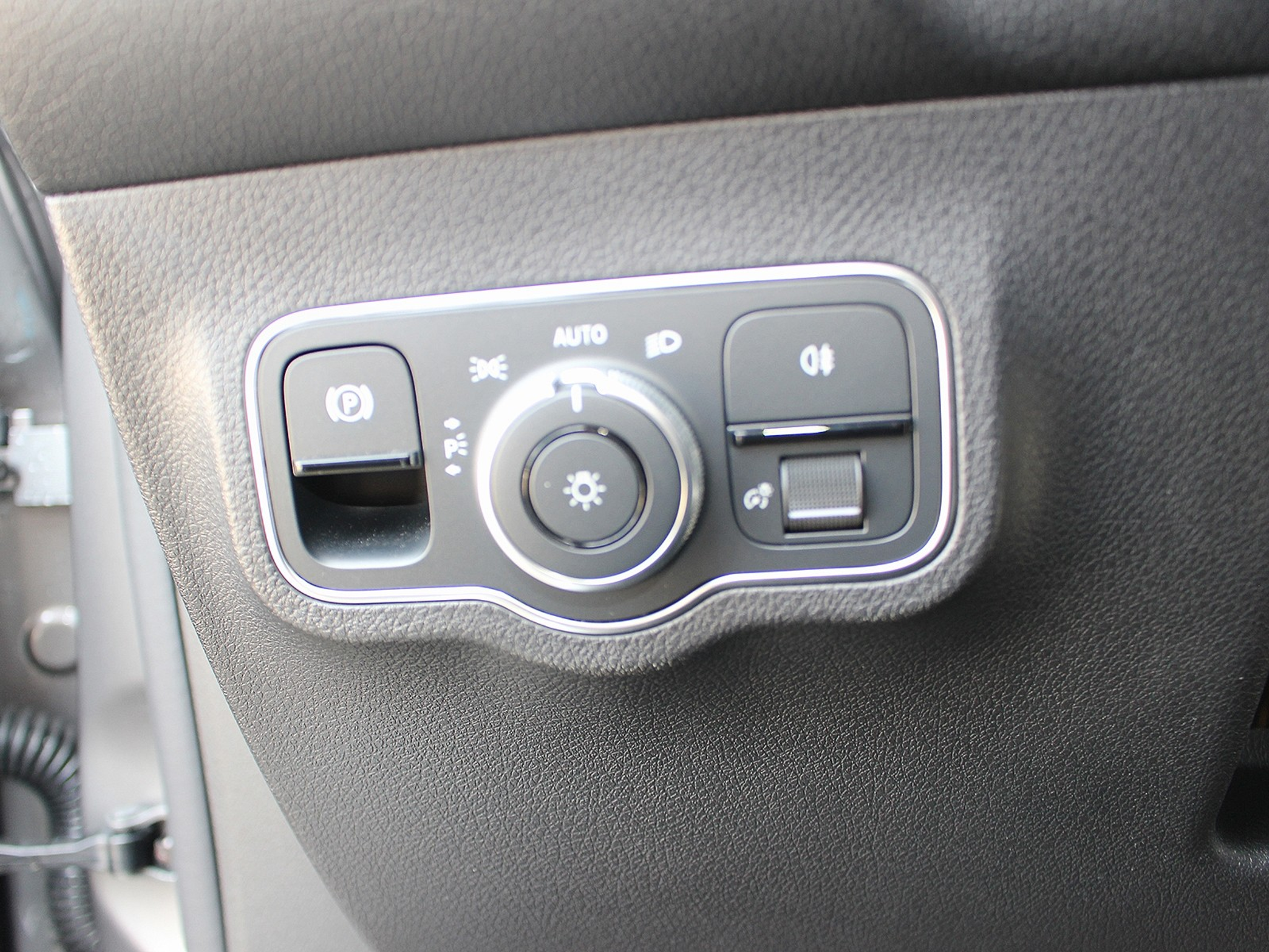 listing desktop thumbnail image 11