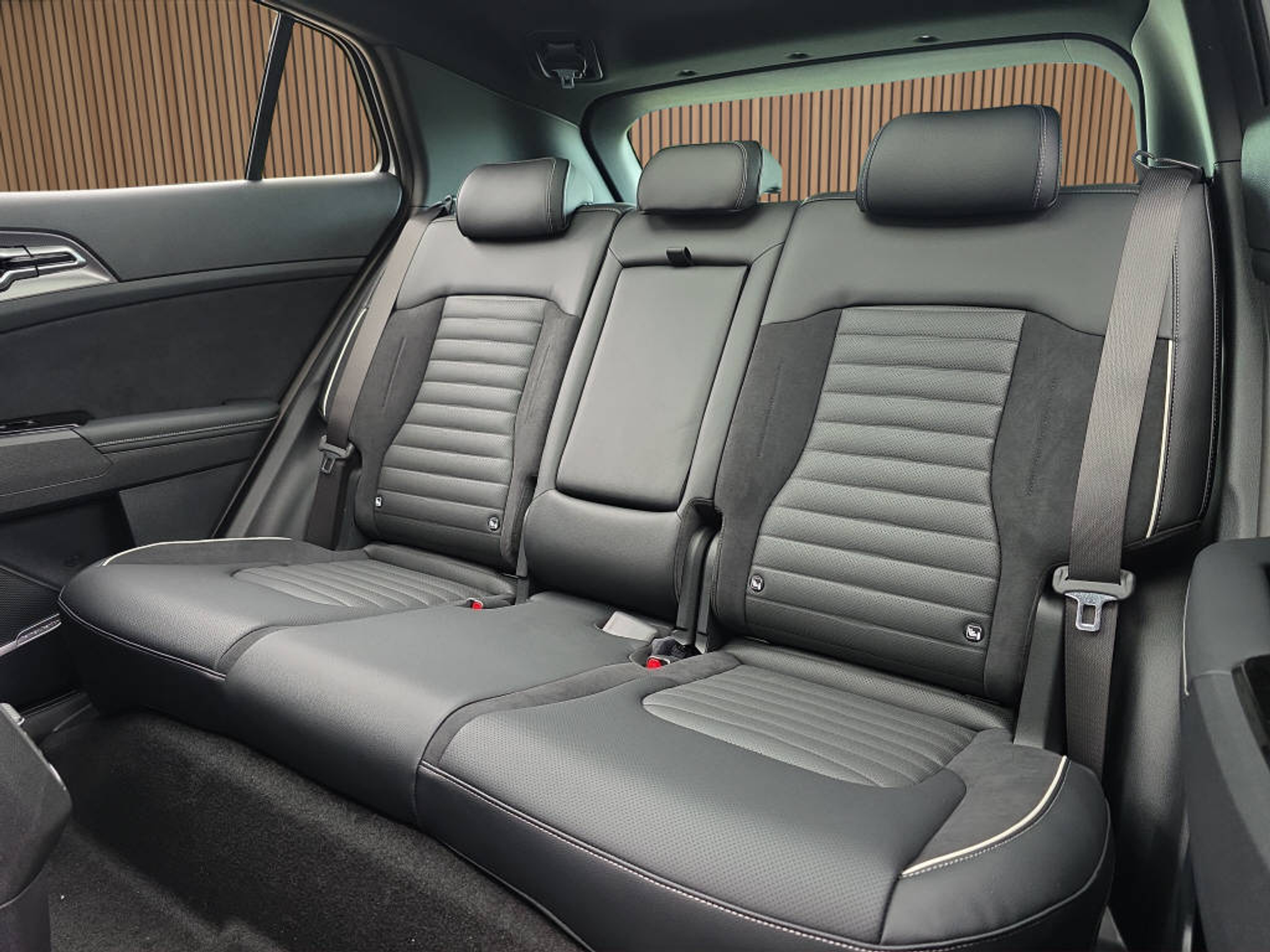 listing desktop thumbnail image 13