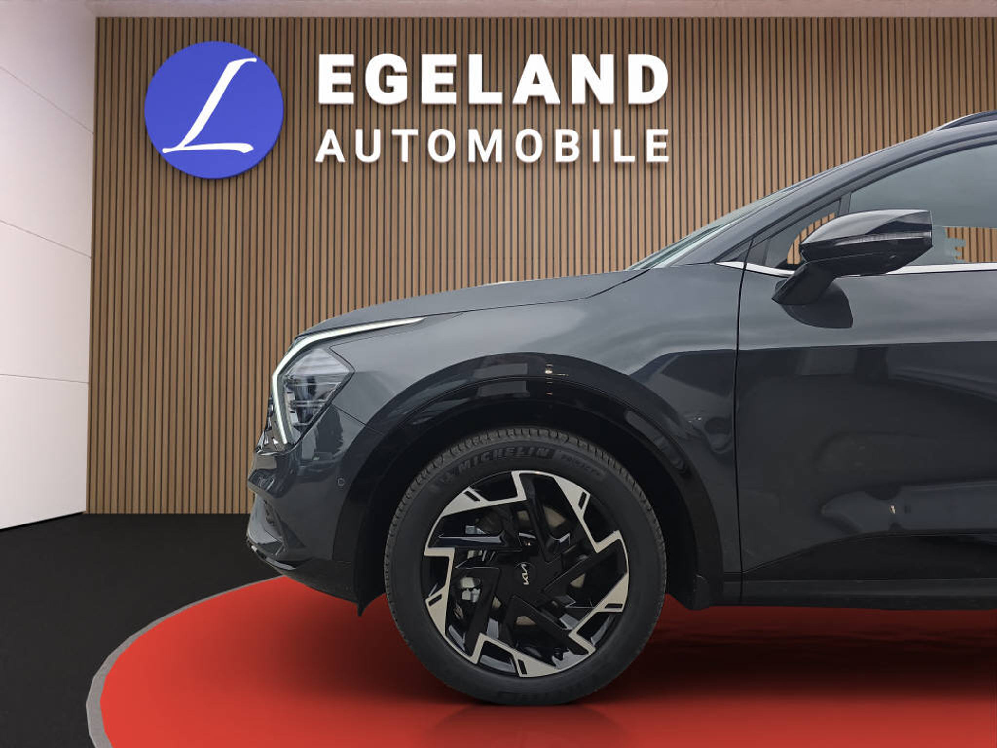 listing desktop thumbnail image 6