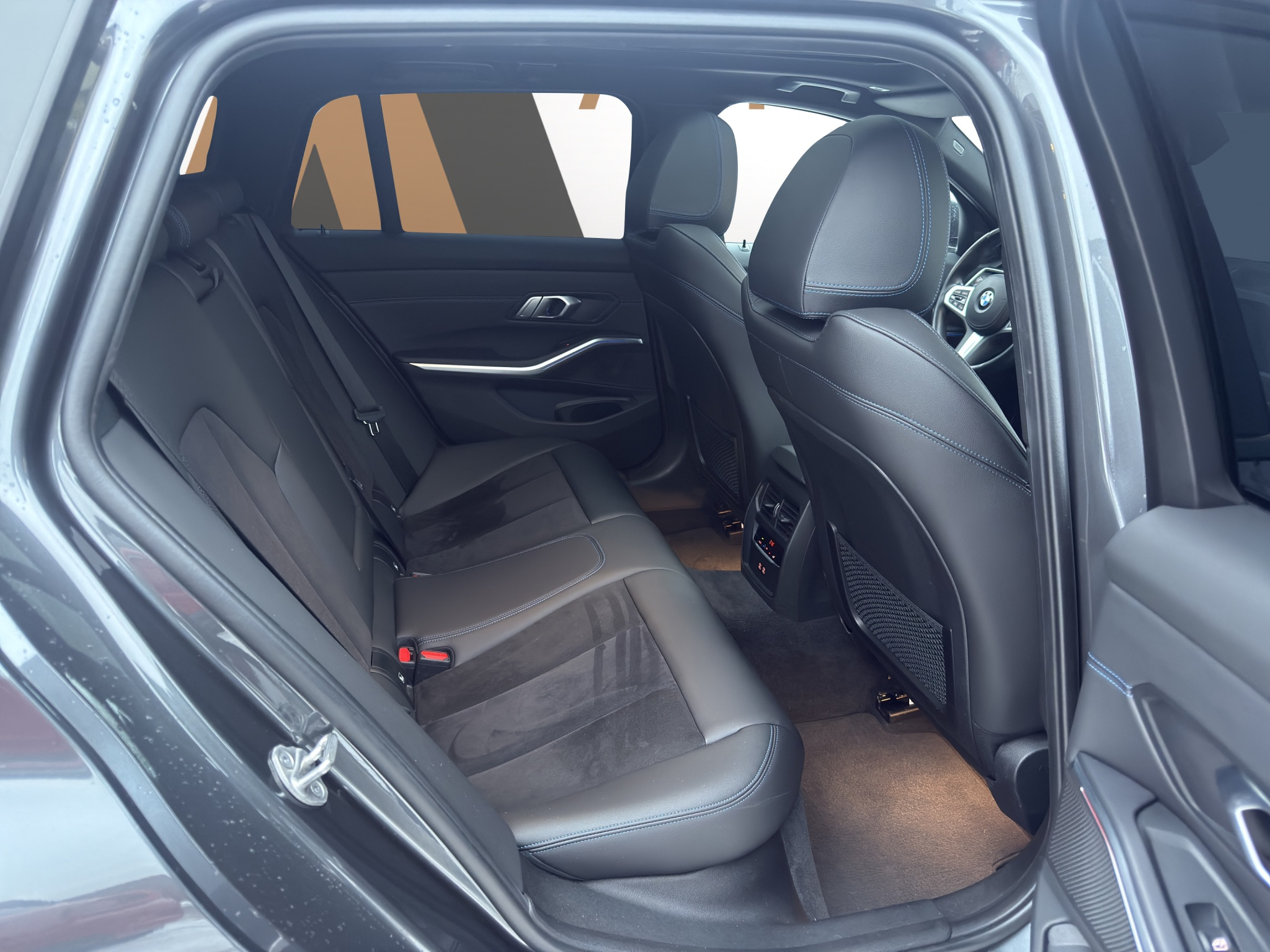 listing desktop thumbnail image 12