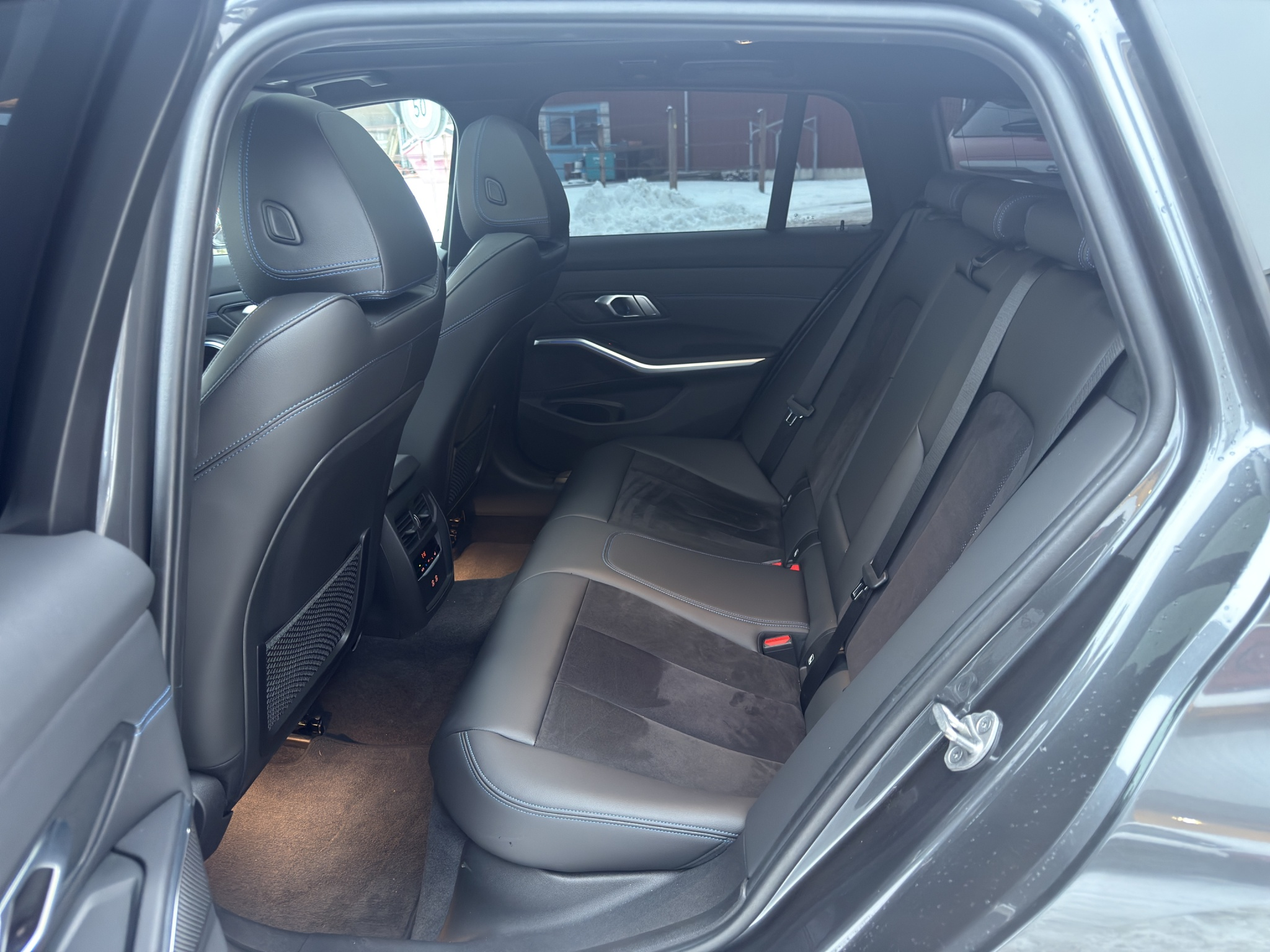 listing desktop thumbnail image 20