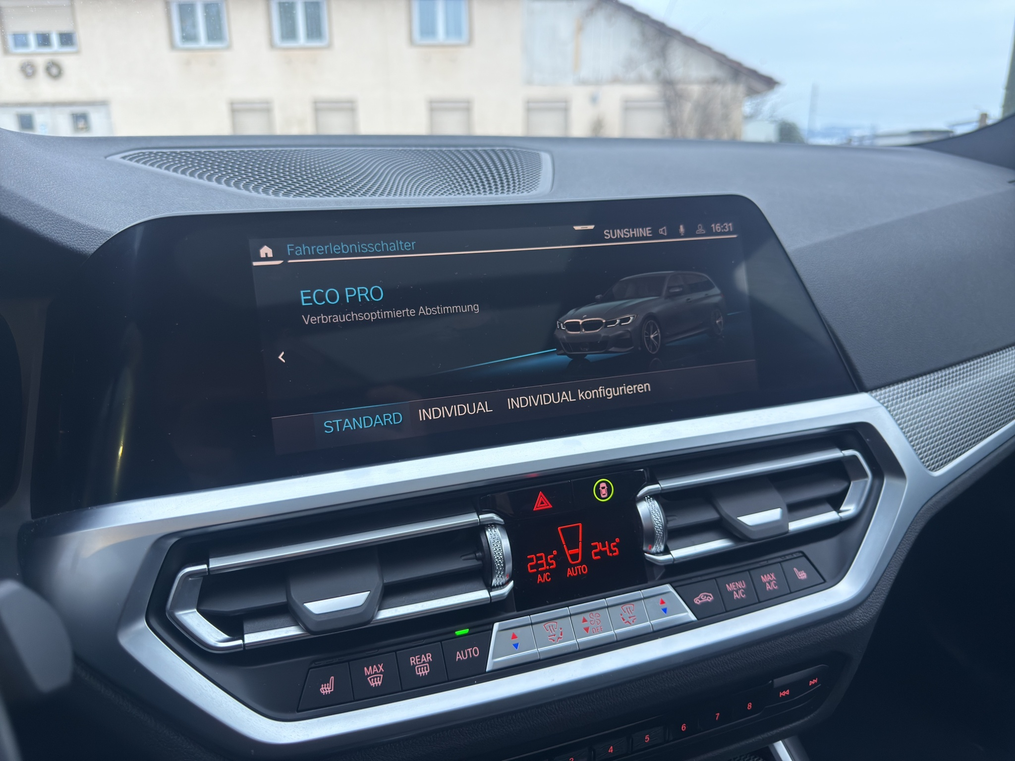 listing desktop thumbnail image 30