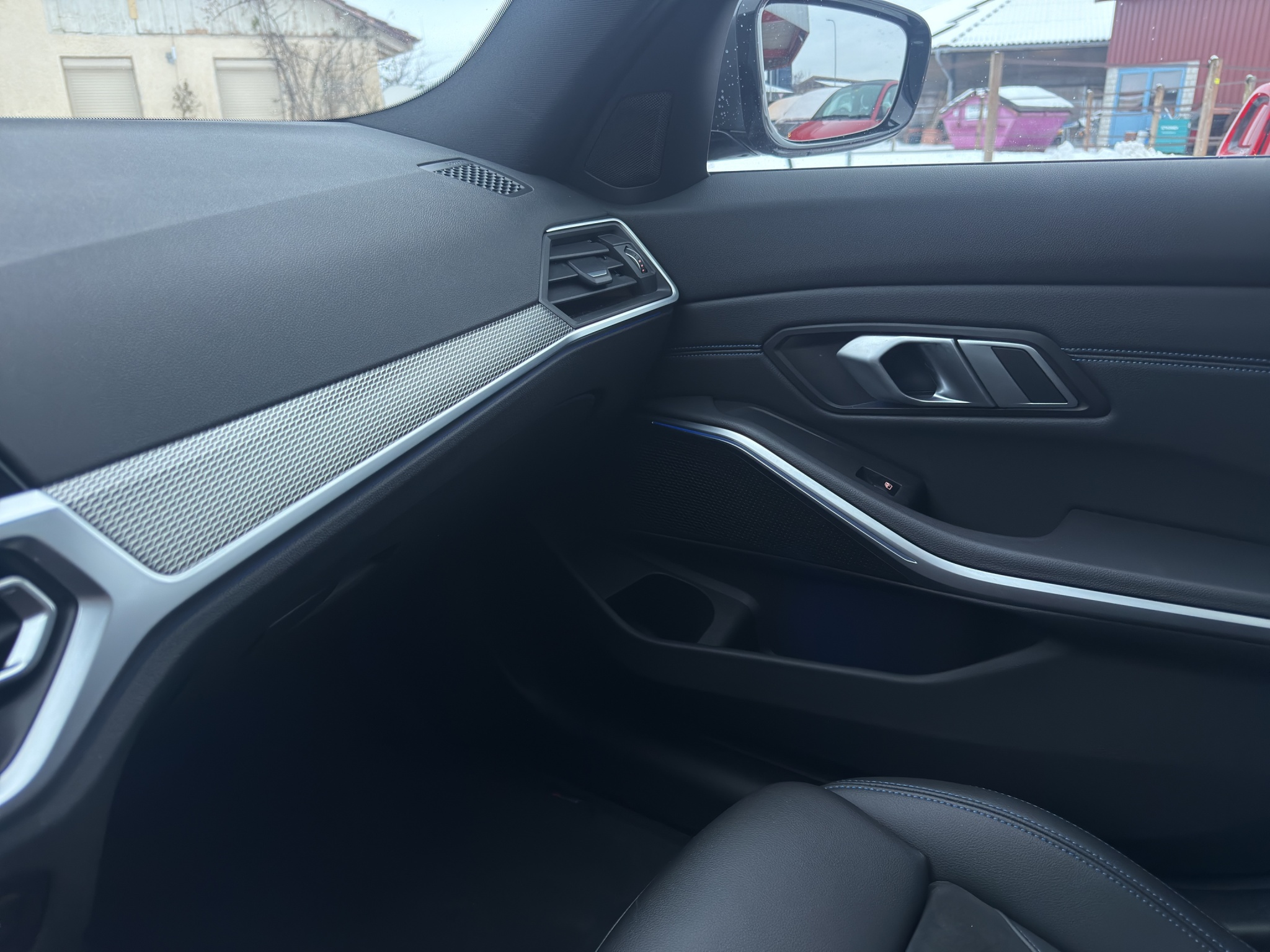 listing desktop thumbnail image 24