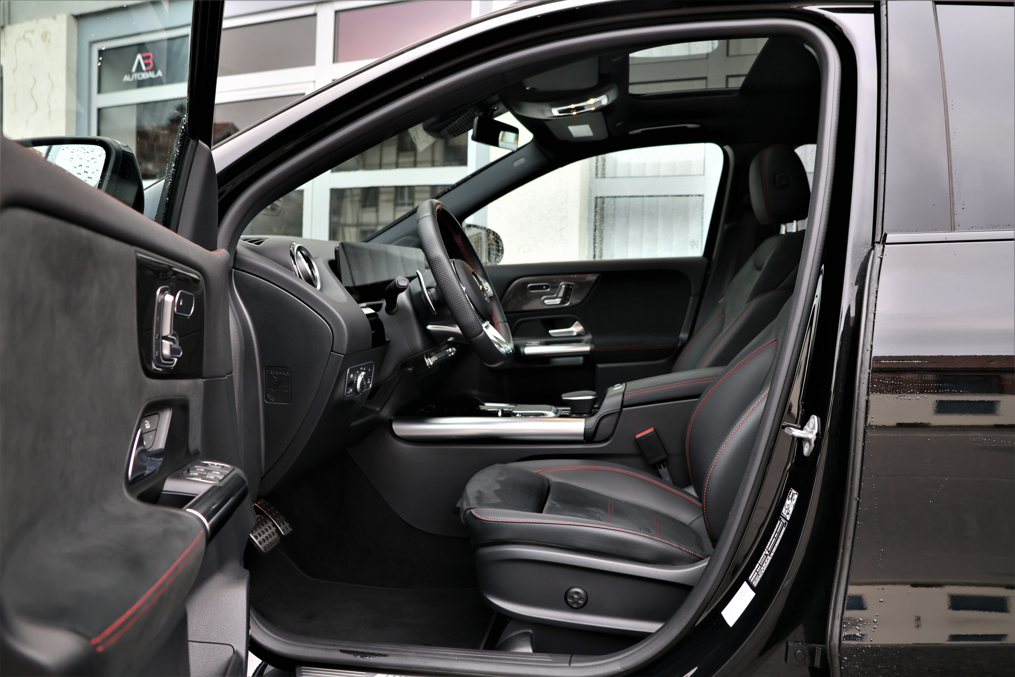 listing desktop thumbnail image 6