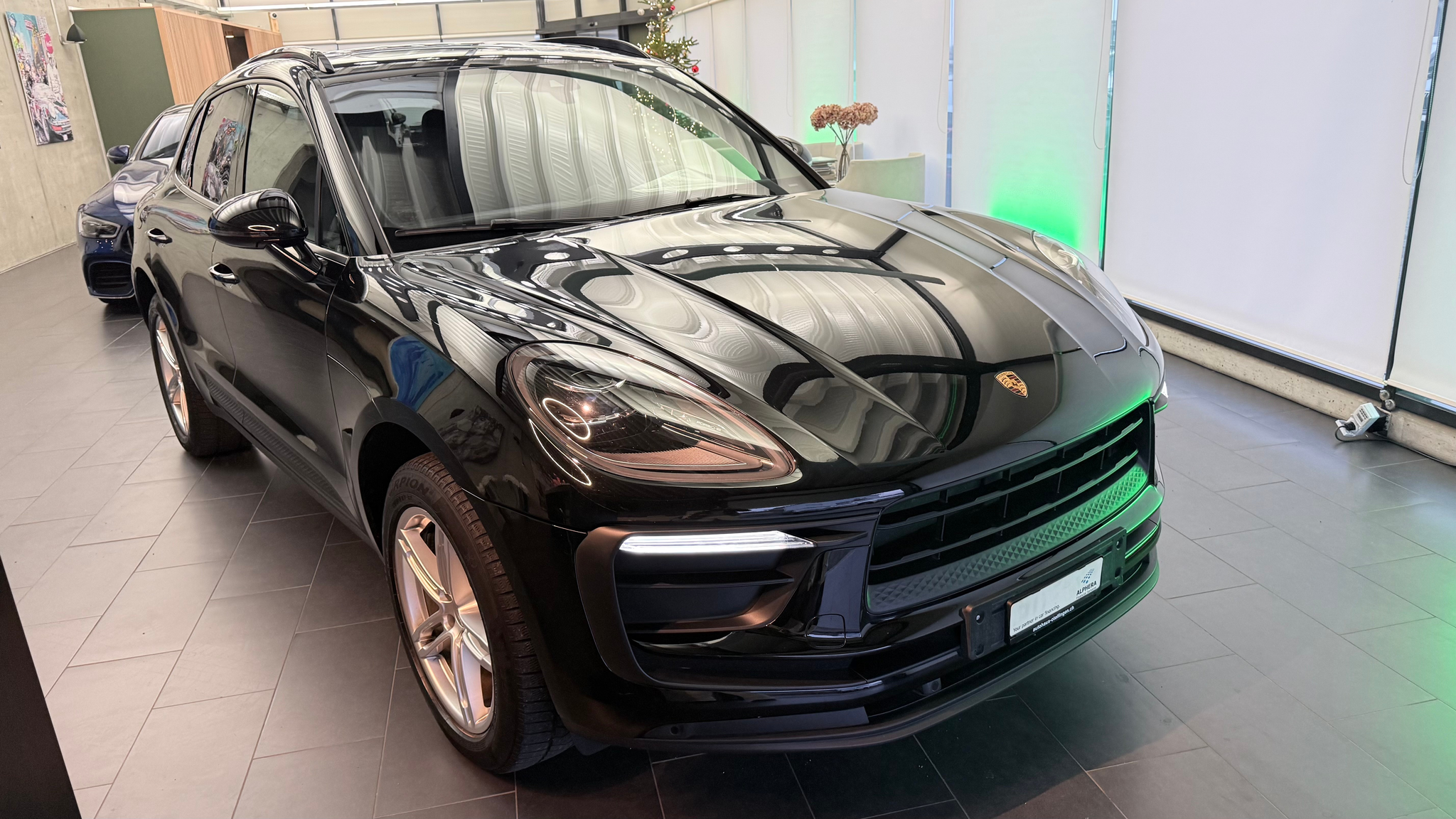 listing desktop thumbnail image 2