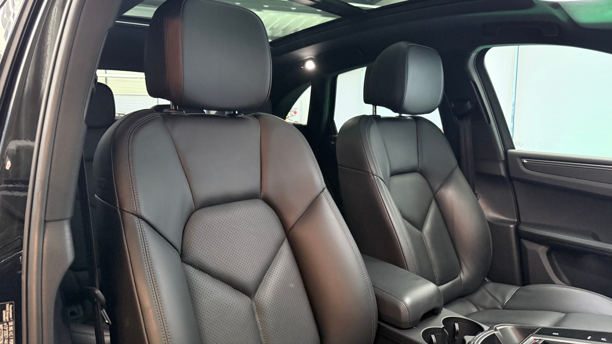 listing desktop thumbnail image 23