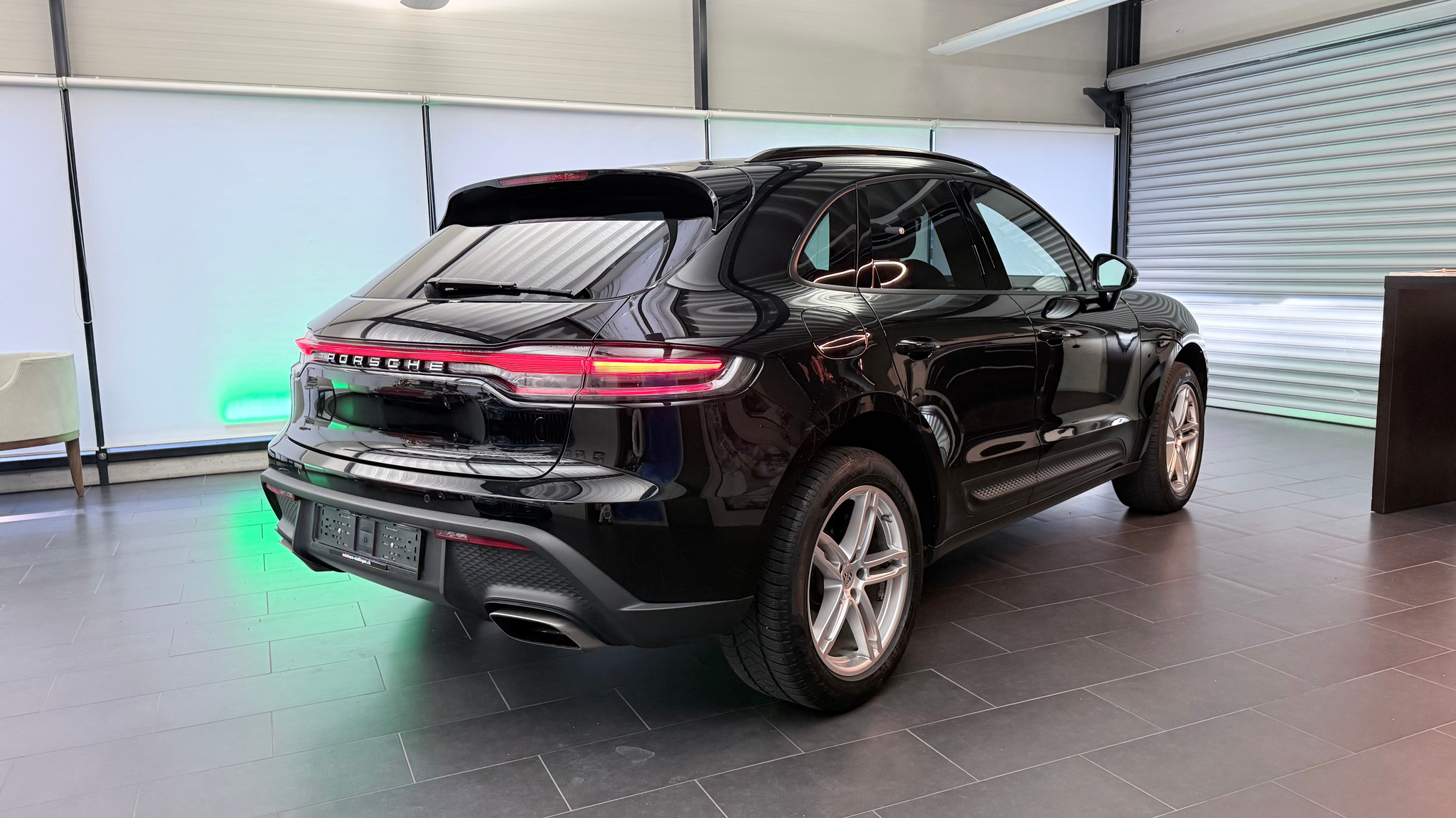 listing desktop thumbnail image 21