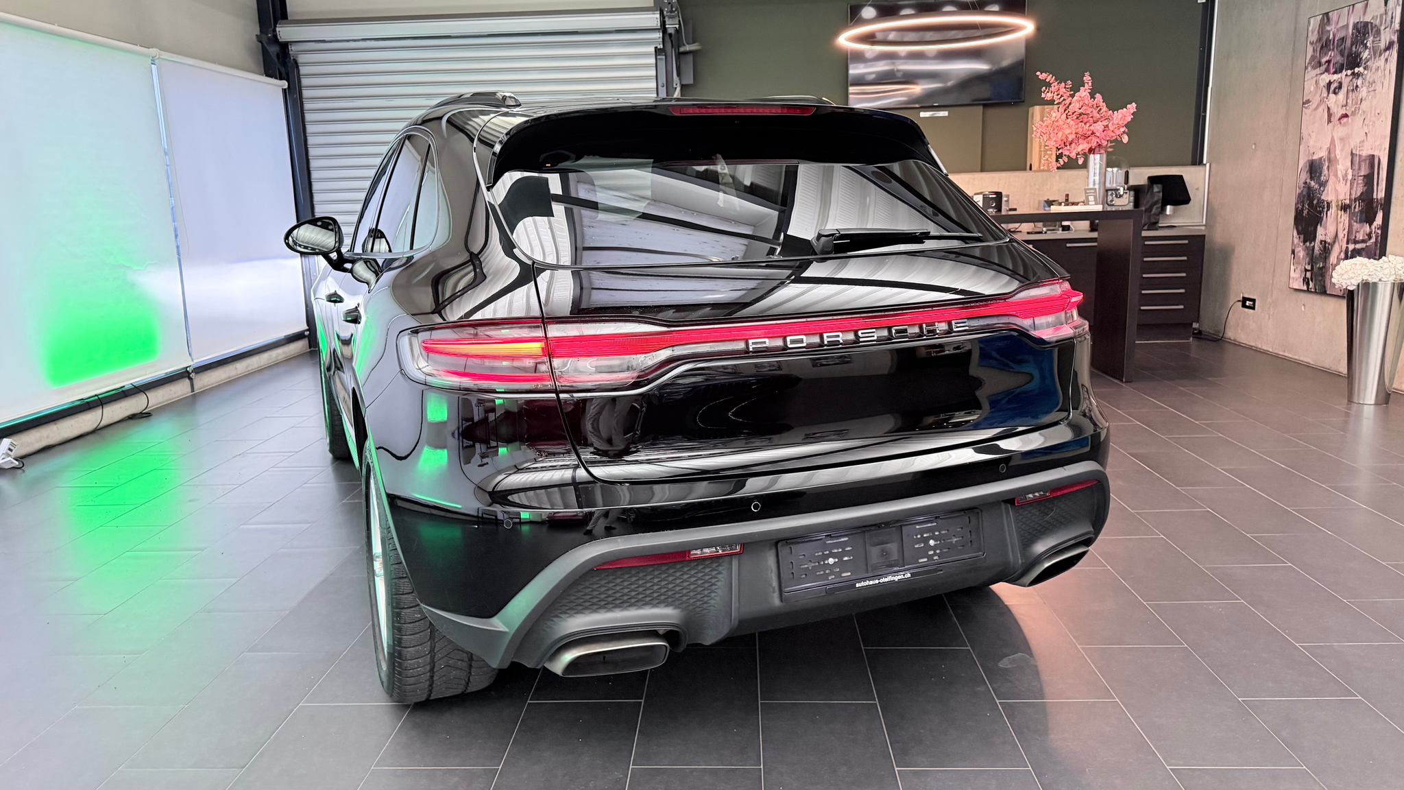 listing desktop thumbnail image 18