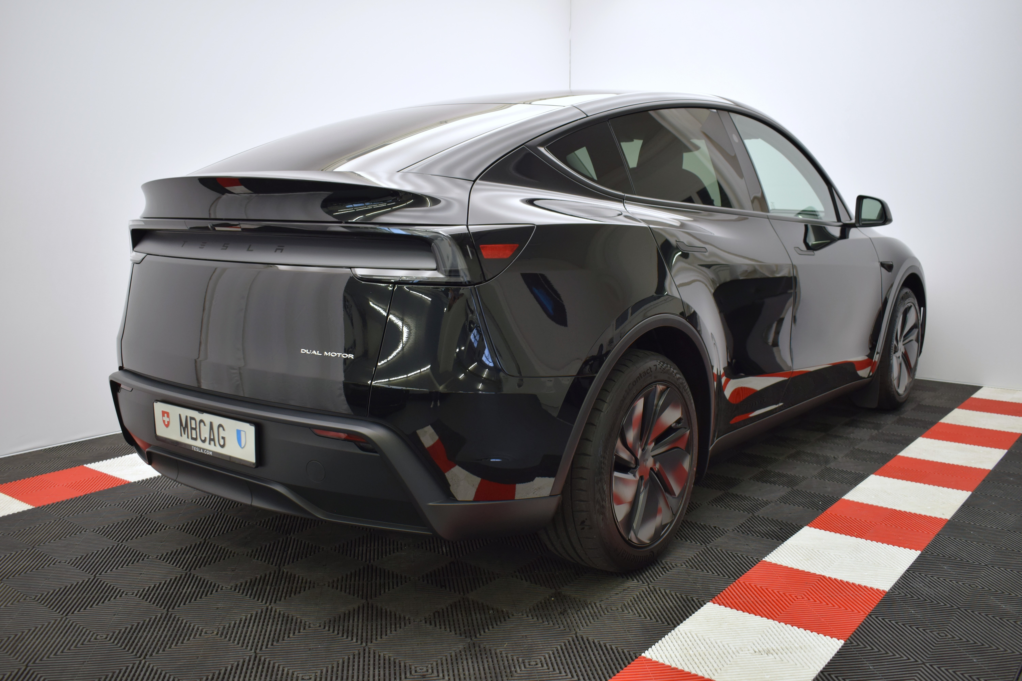 listing desktop thumbnail image 11