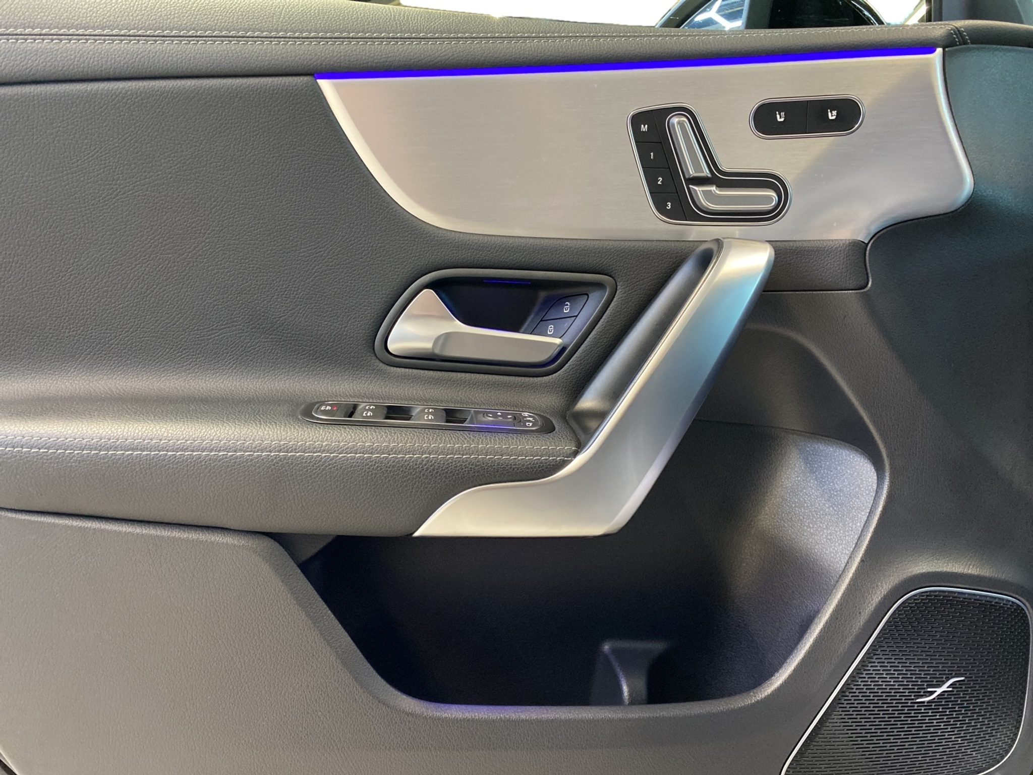 listing desktop thumbnail image 10