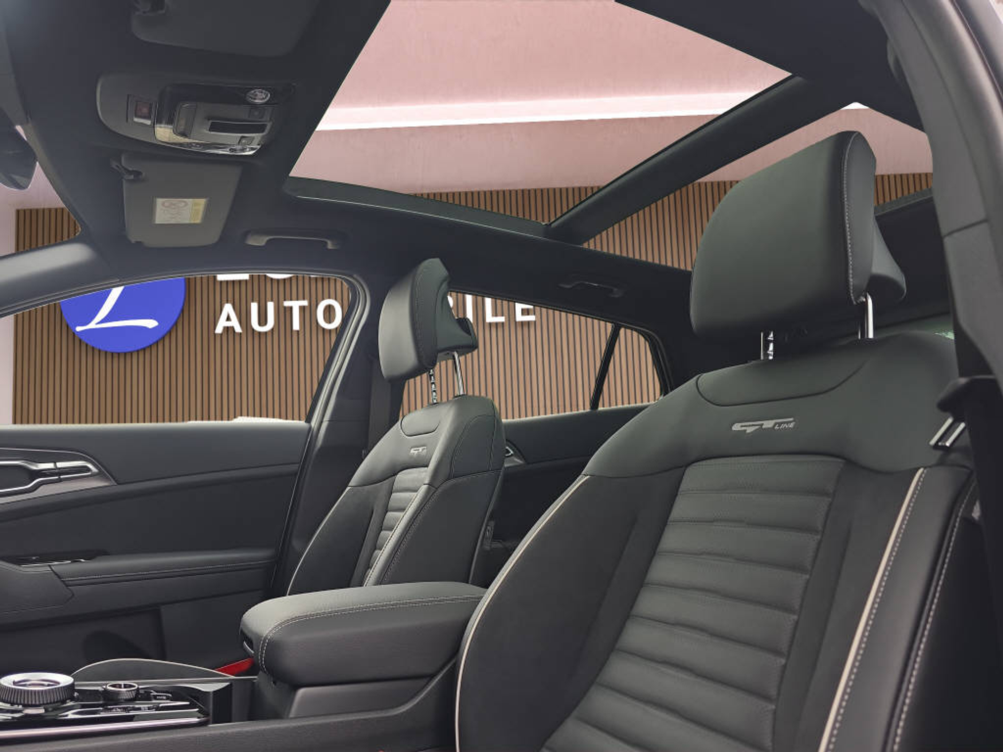 listing desktop thumbnail image 9