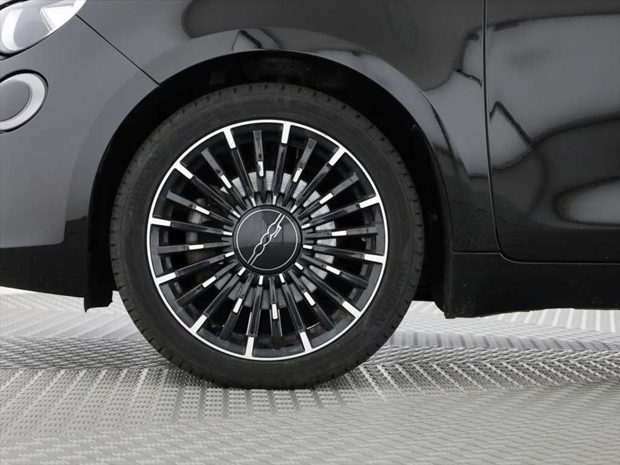 listing desktop thumbnail image 12