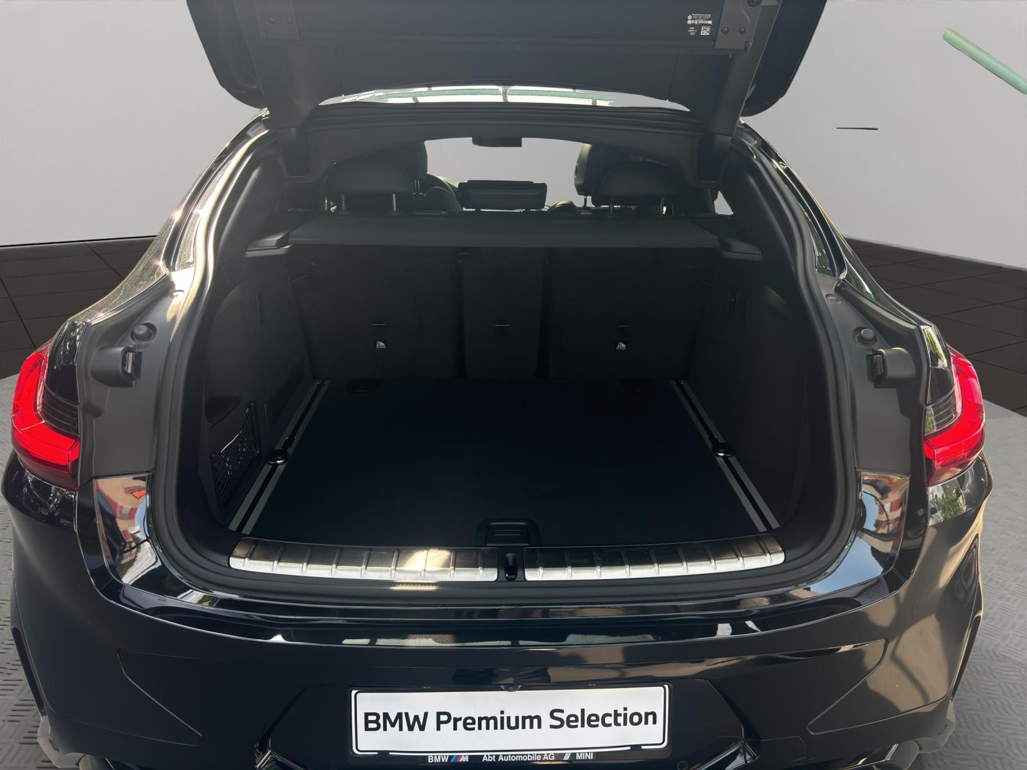 listing desktop thumbnail image 16