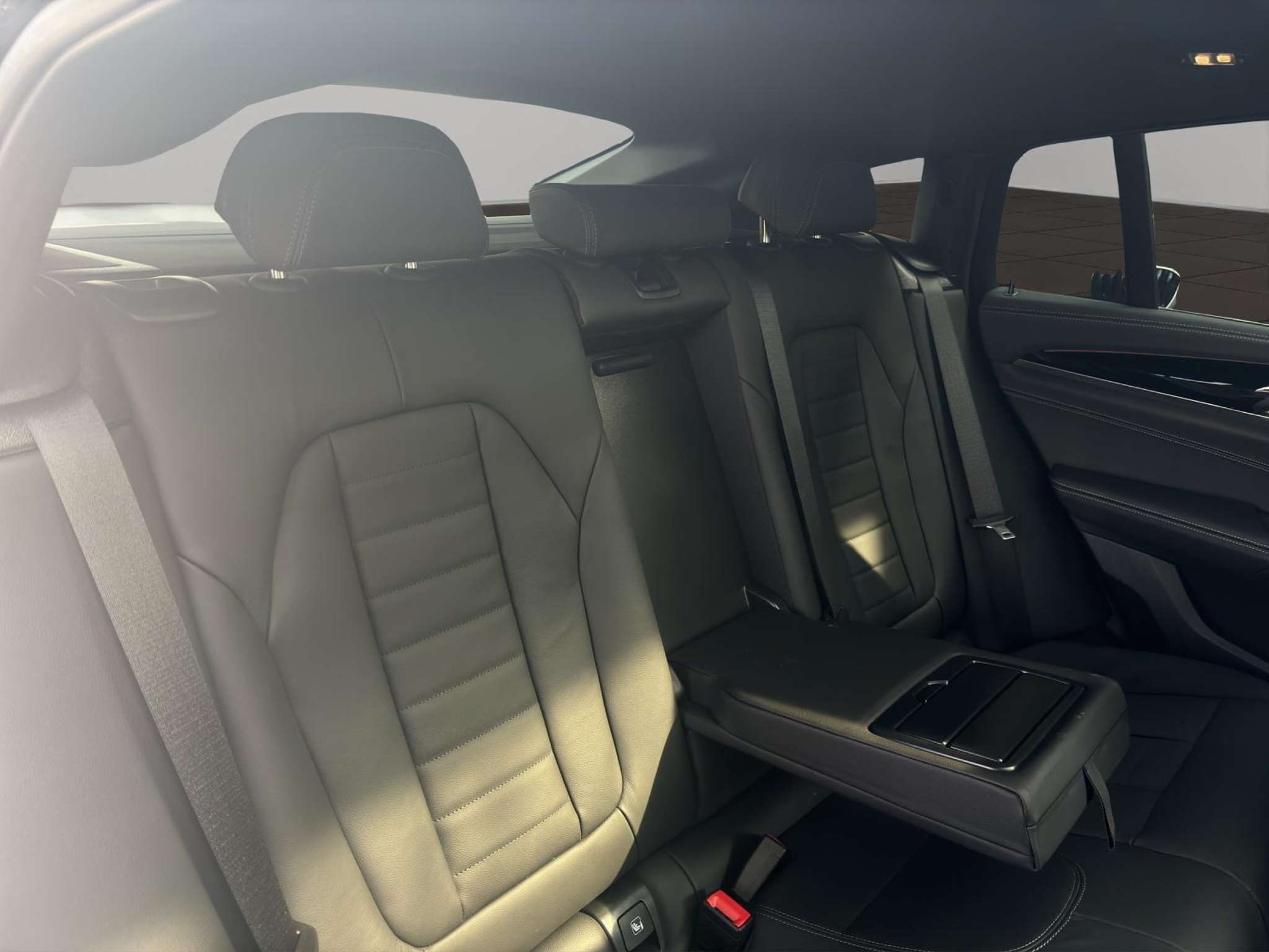 listing desktop thumbnail image 10