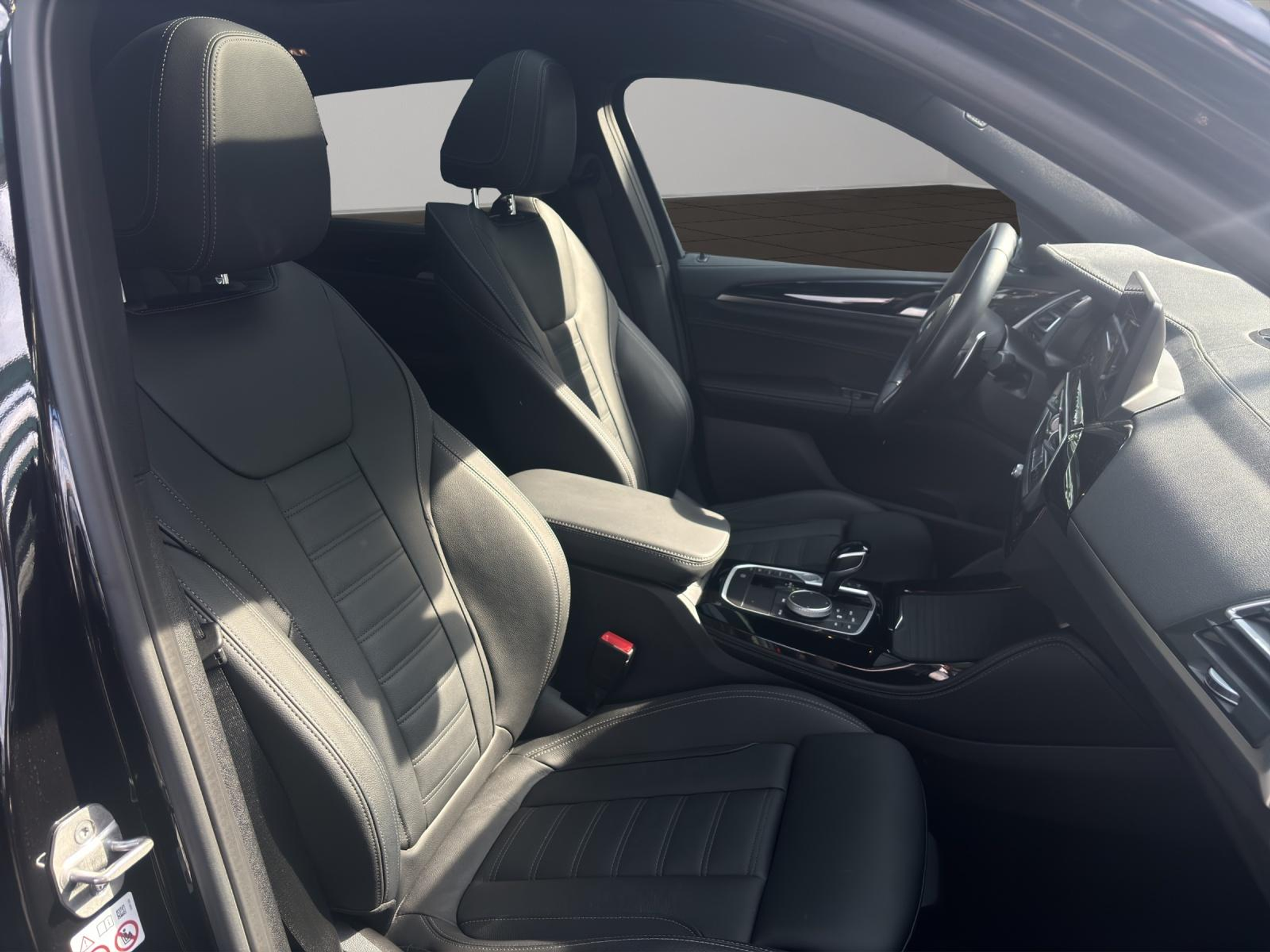 listing desktop thumbnail image 9