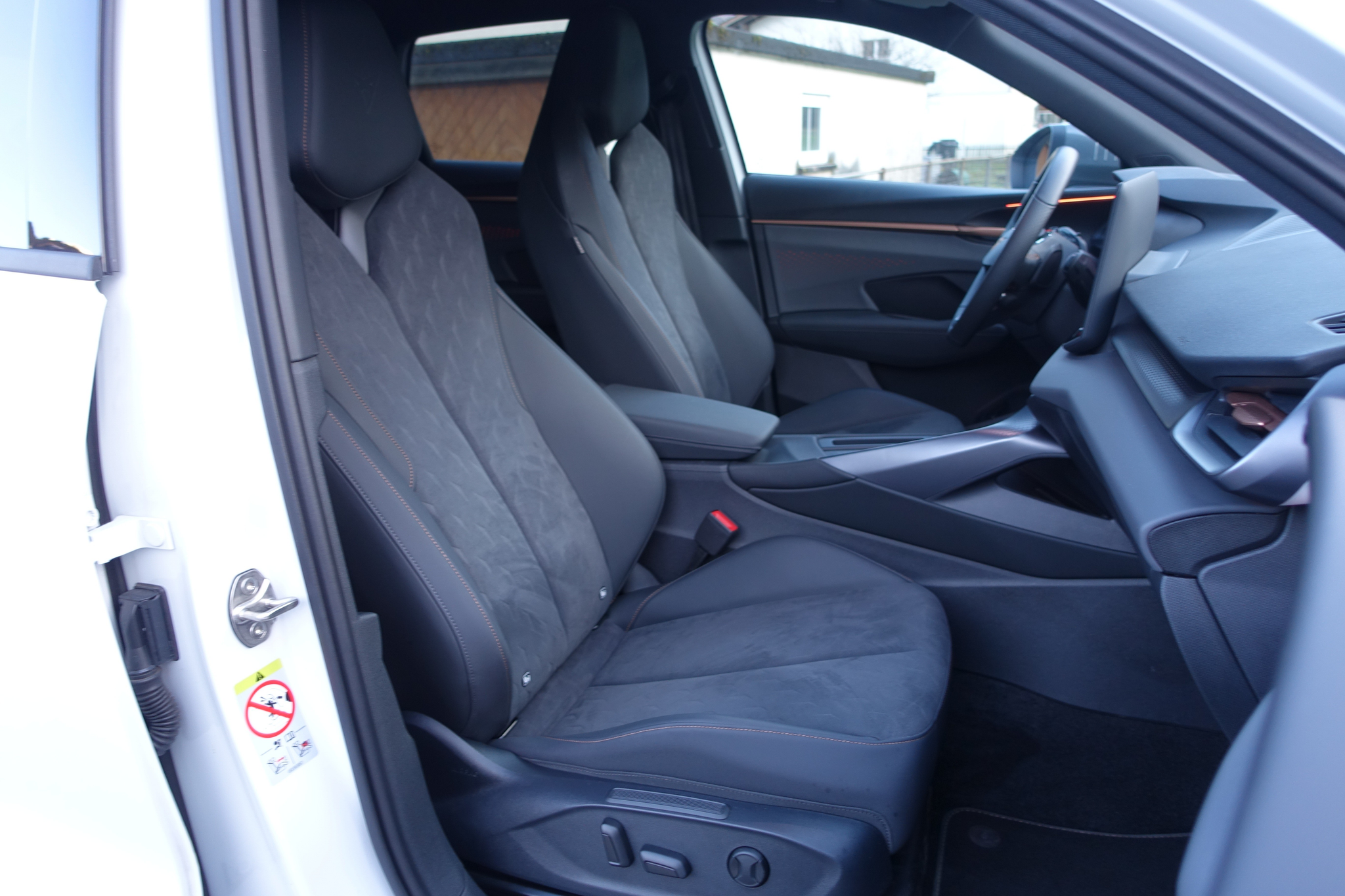 listing desktop thumbnail image 15