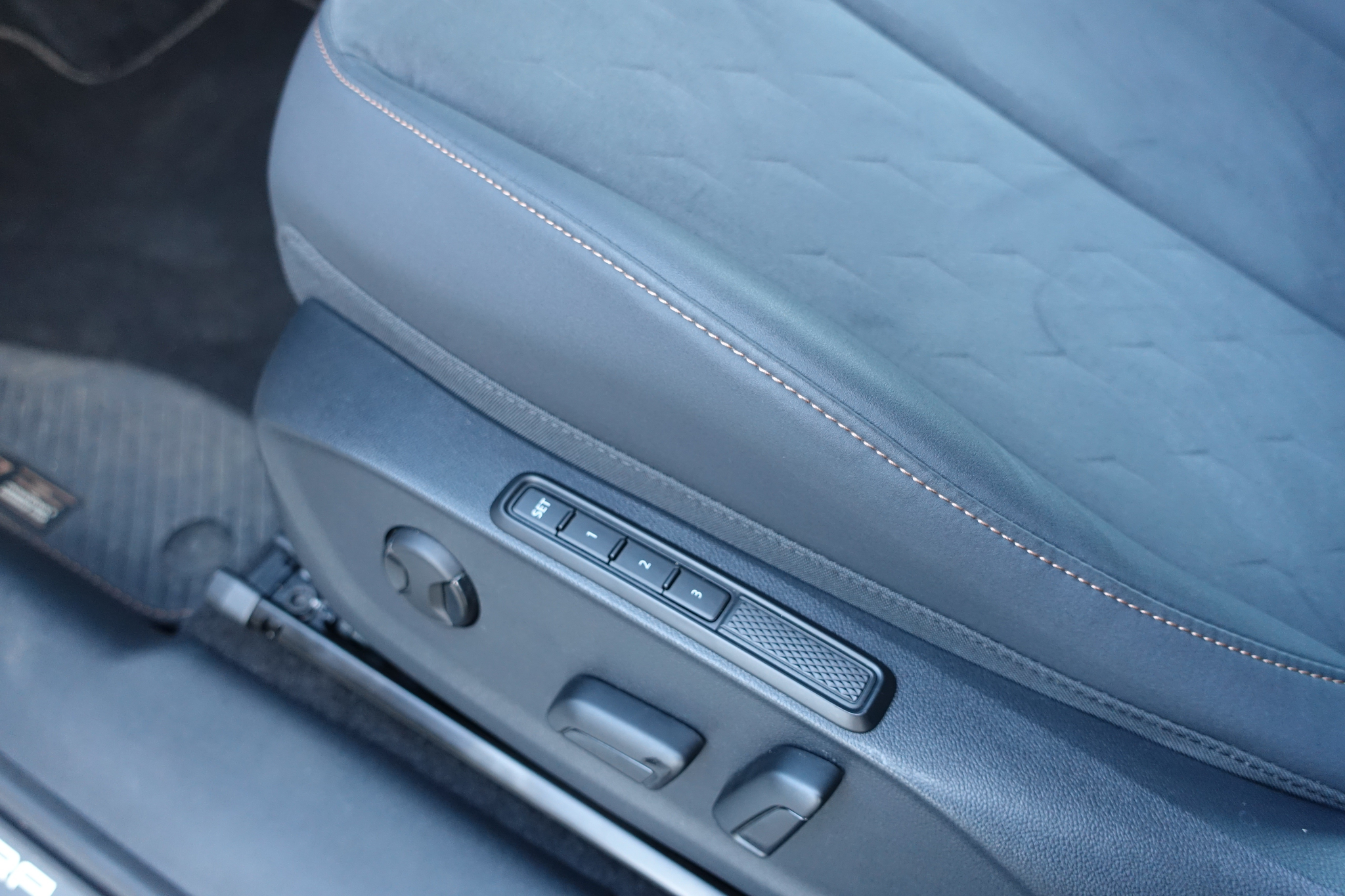 listing desktop thumbnail image 16