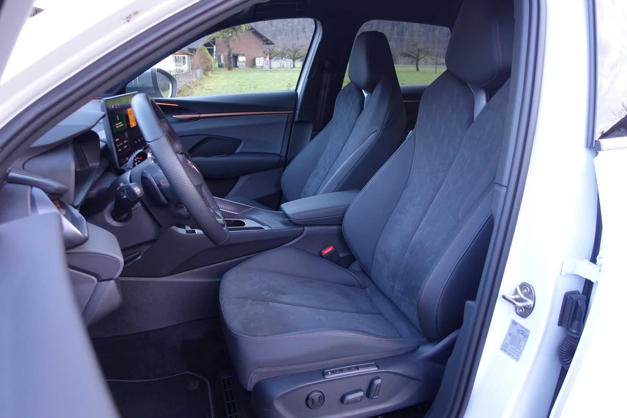 listing desktop thumbnail image 14