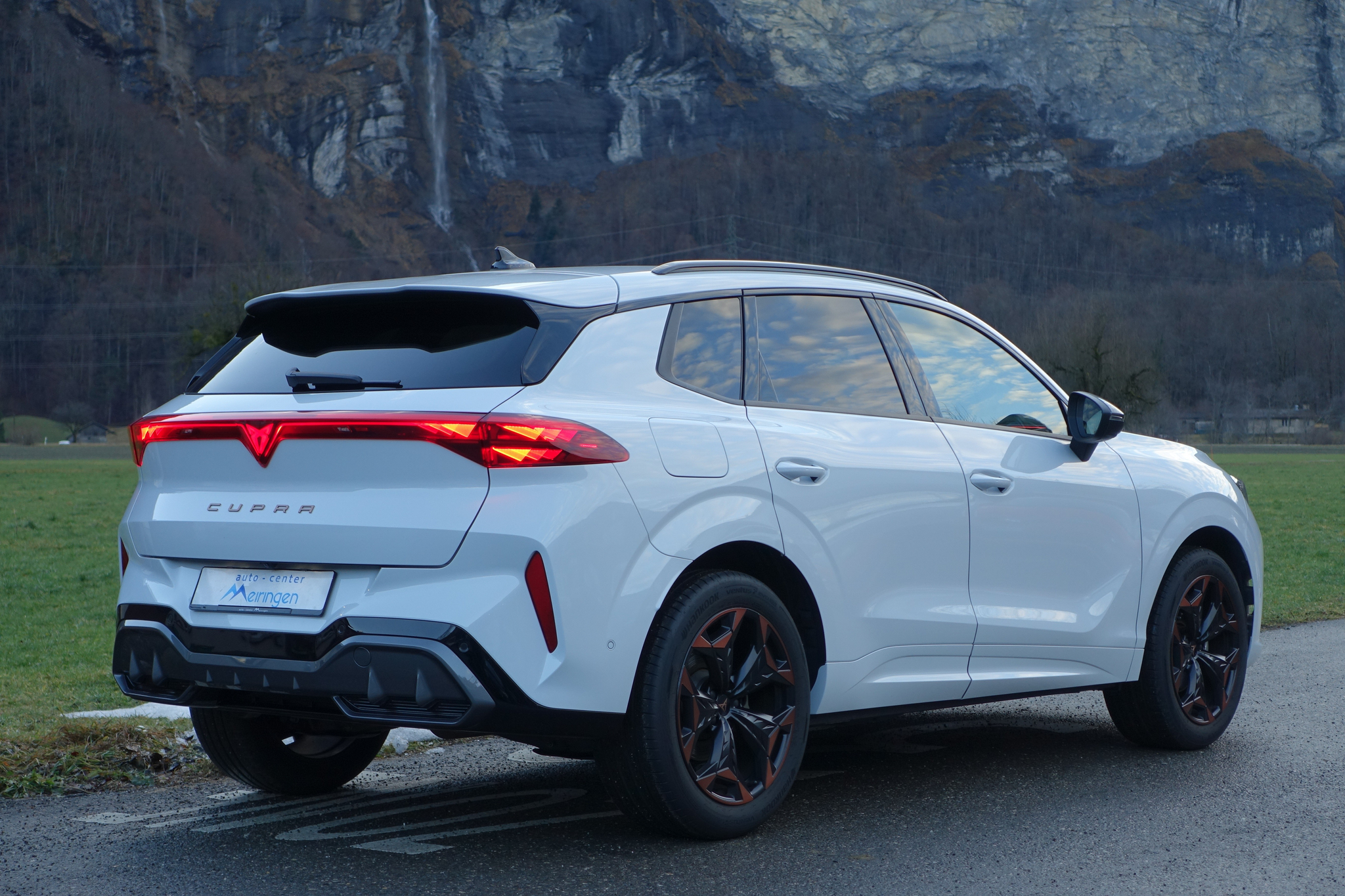 listing desktop thumbnail image 5