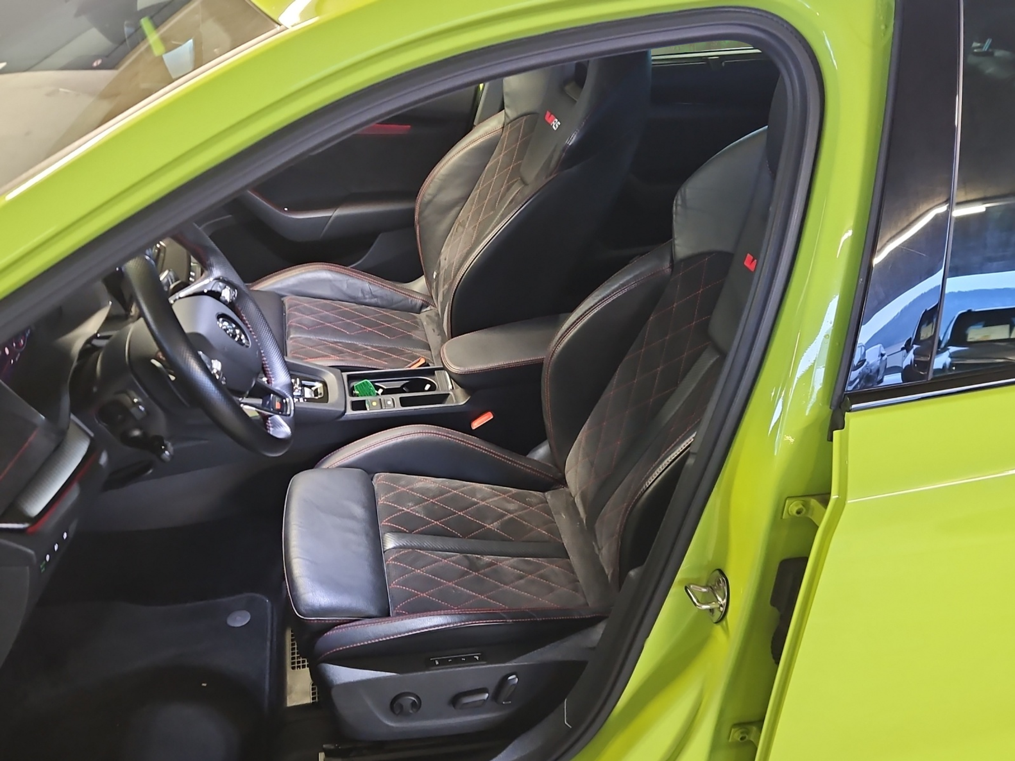 listing desktop thumbnail image 8