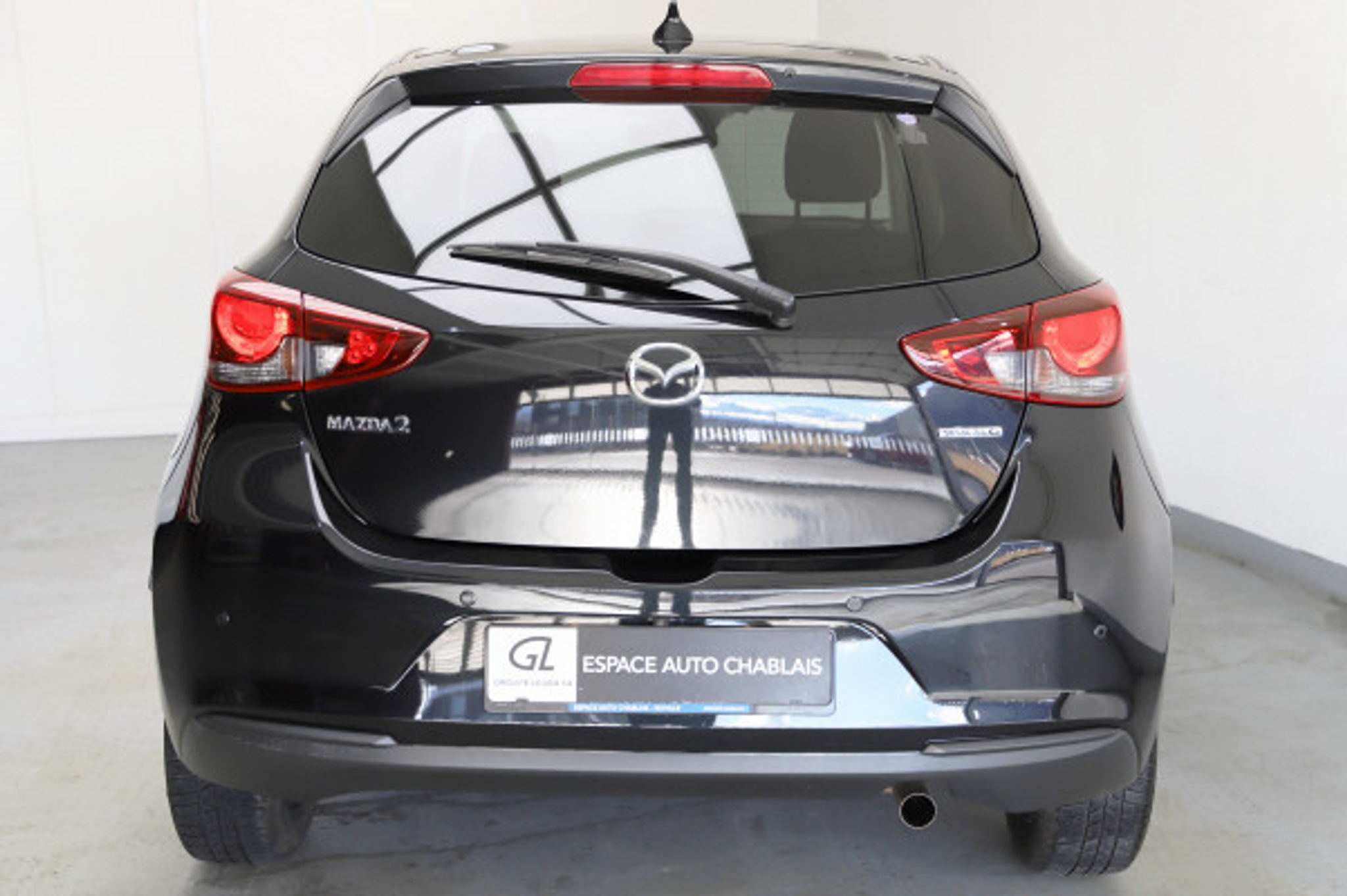 listing desktop thumbnail image 5