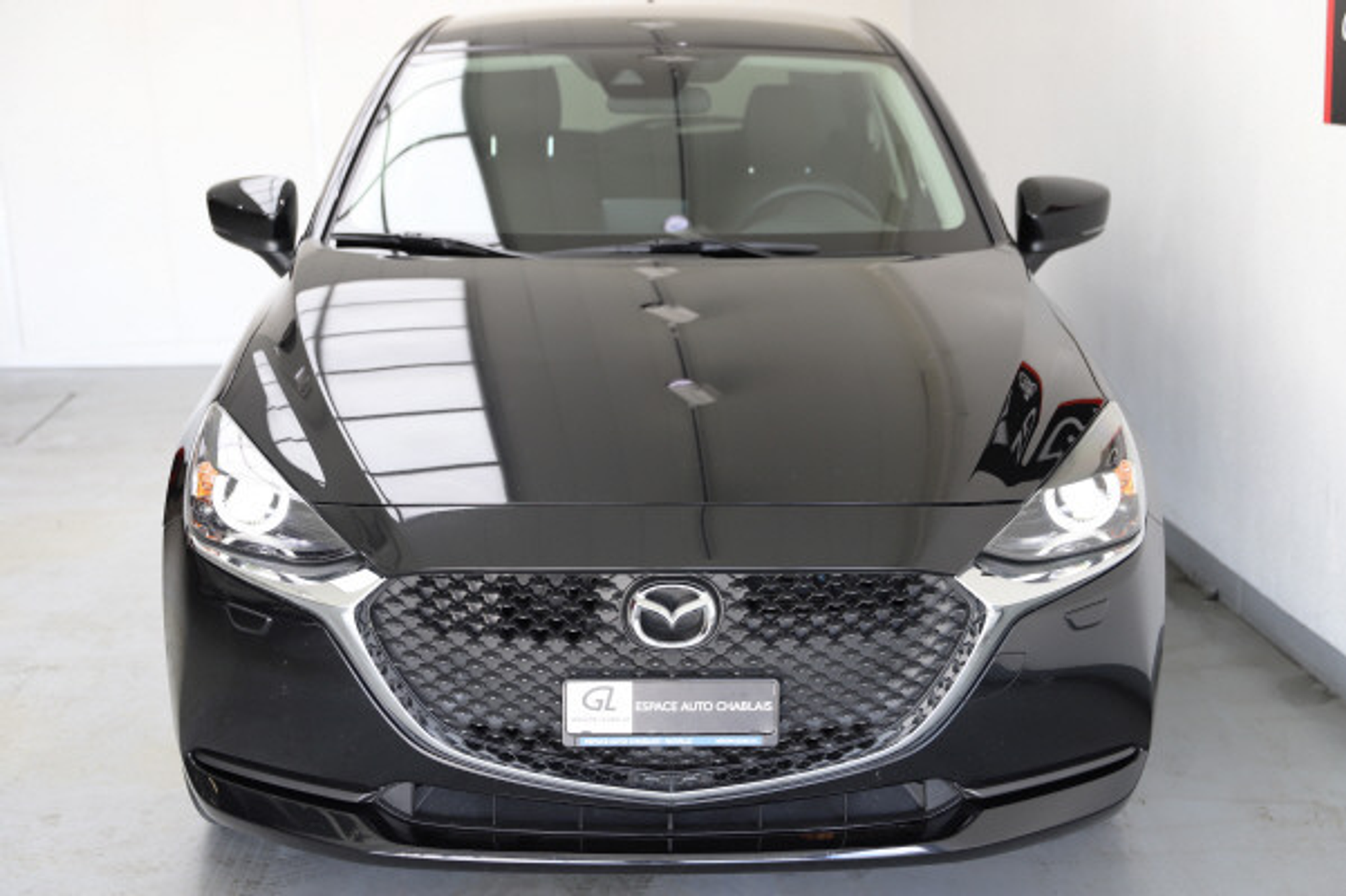 listing desktop thumbnail image 4