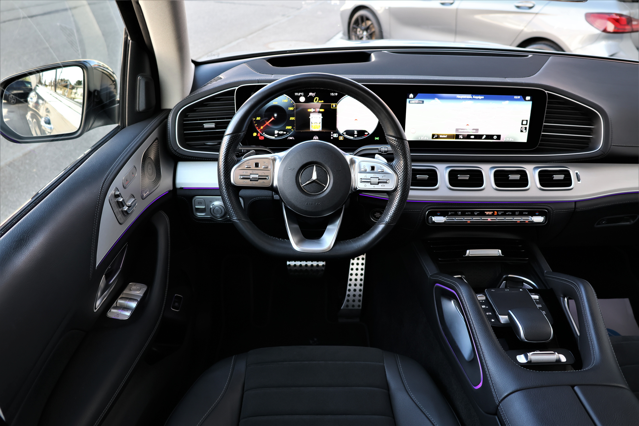 listing desktop thumbnail image 12